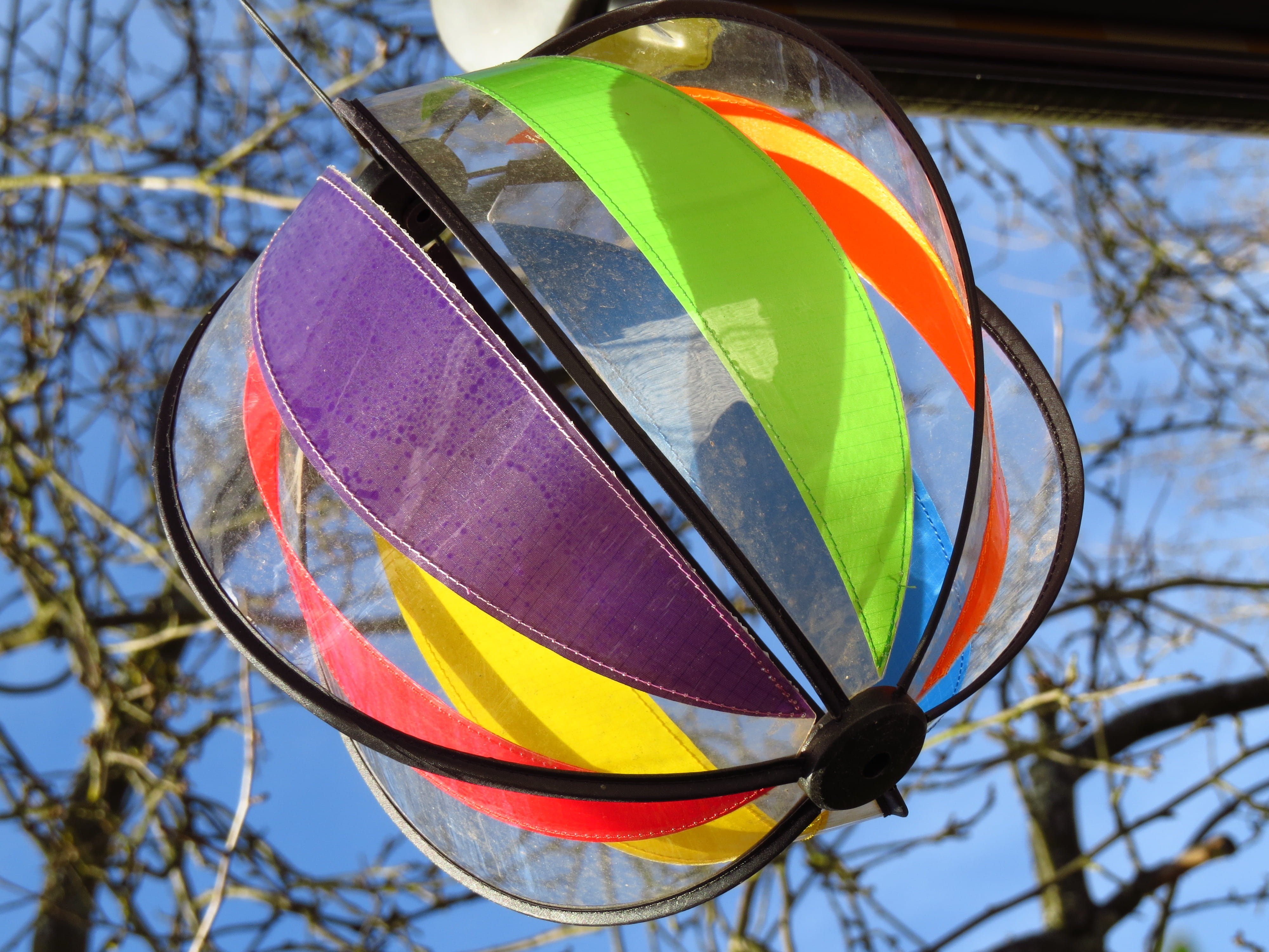 ball, dynamics, toys, colorful, Blow, day, wind, decoration, garden, plastic, bright, 4K, branch, reflection, green, blue, rainbow colors, rotation, clear sky, HD Wallpaper