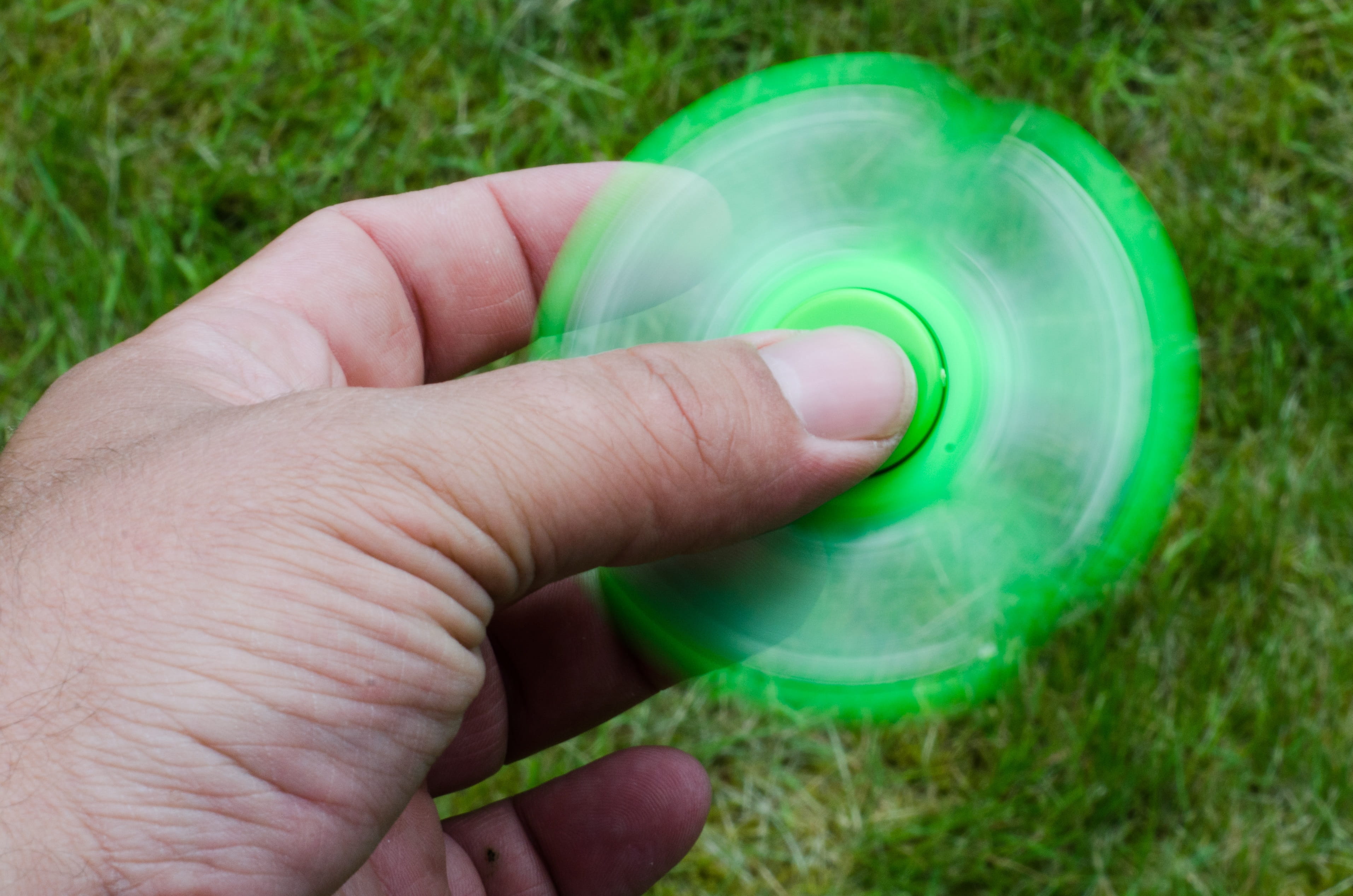 mechanical, Play, gadget, trend, Spinner, energy, cool, hand, fidget spinner, holding, Spin, mechanism, 2K, relaxing, unrecognizable person, Fidget, finger, HD Wallpaper