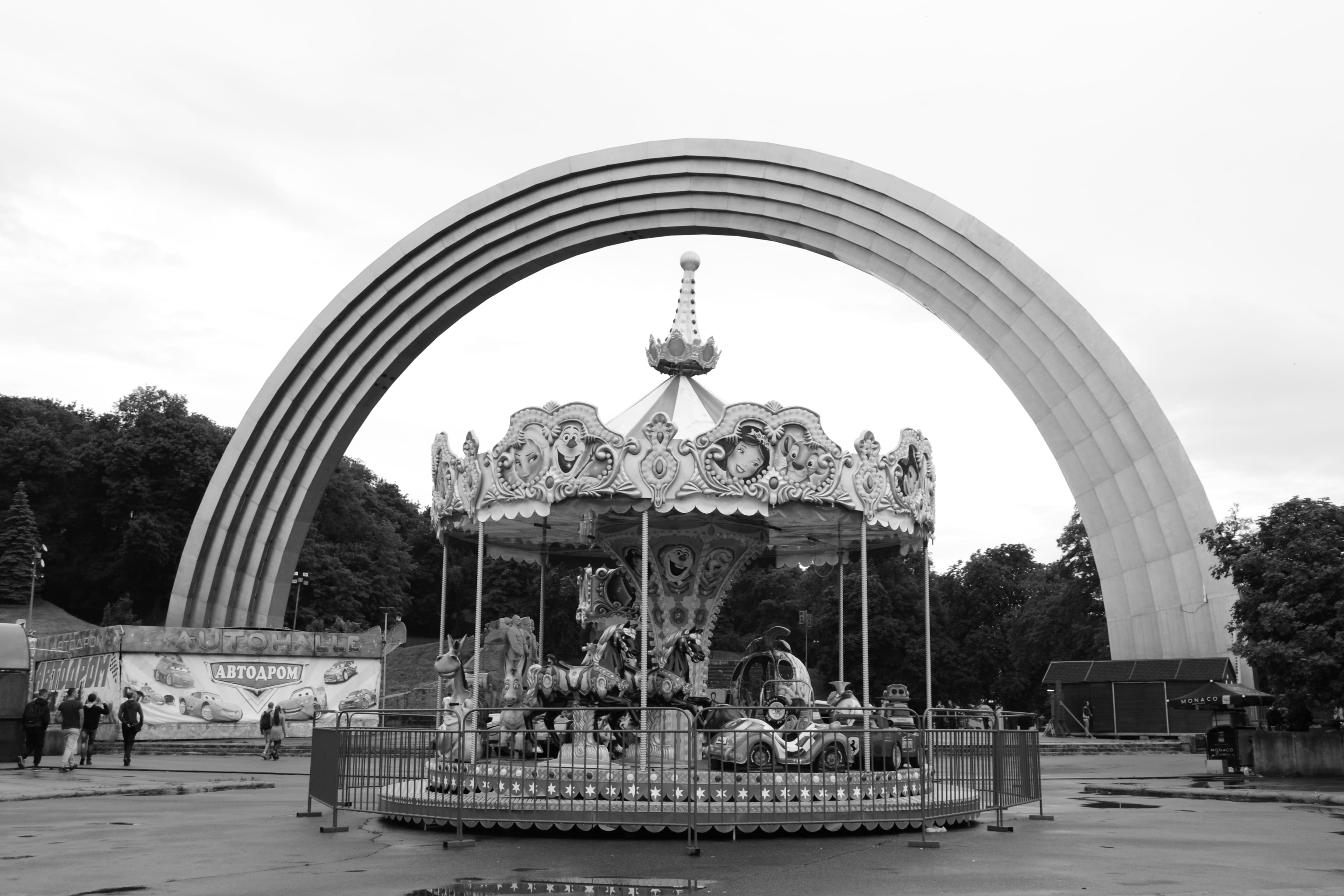 arch, travel, roundabout, outdoors, kyiv, attraction, tour, carousel, architectural column, building exterior, soviet, nature, creativity, representation, HD Wallpaper