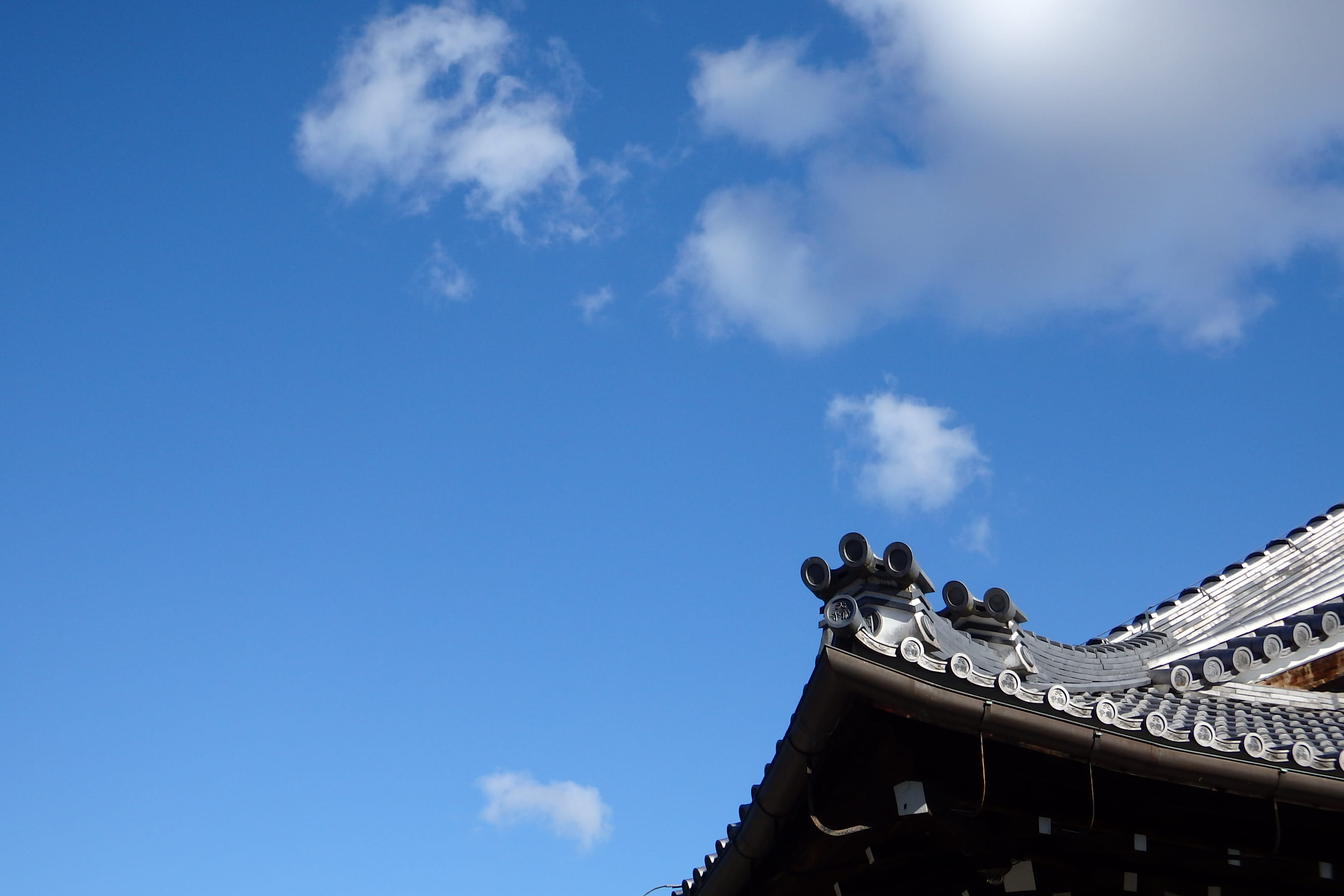 building exterior, no people, shinto, copy space, travel, buddhism, cloud - sky, clouds, 2K, day, tiles, temple, blue, outdoors, kyoto, nature, shrine, HD Wallpaper