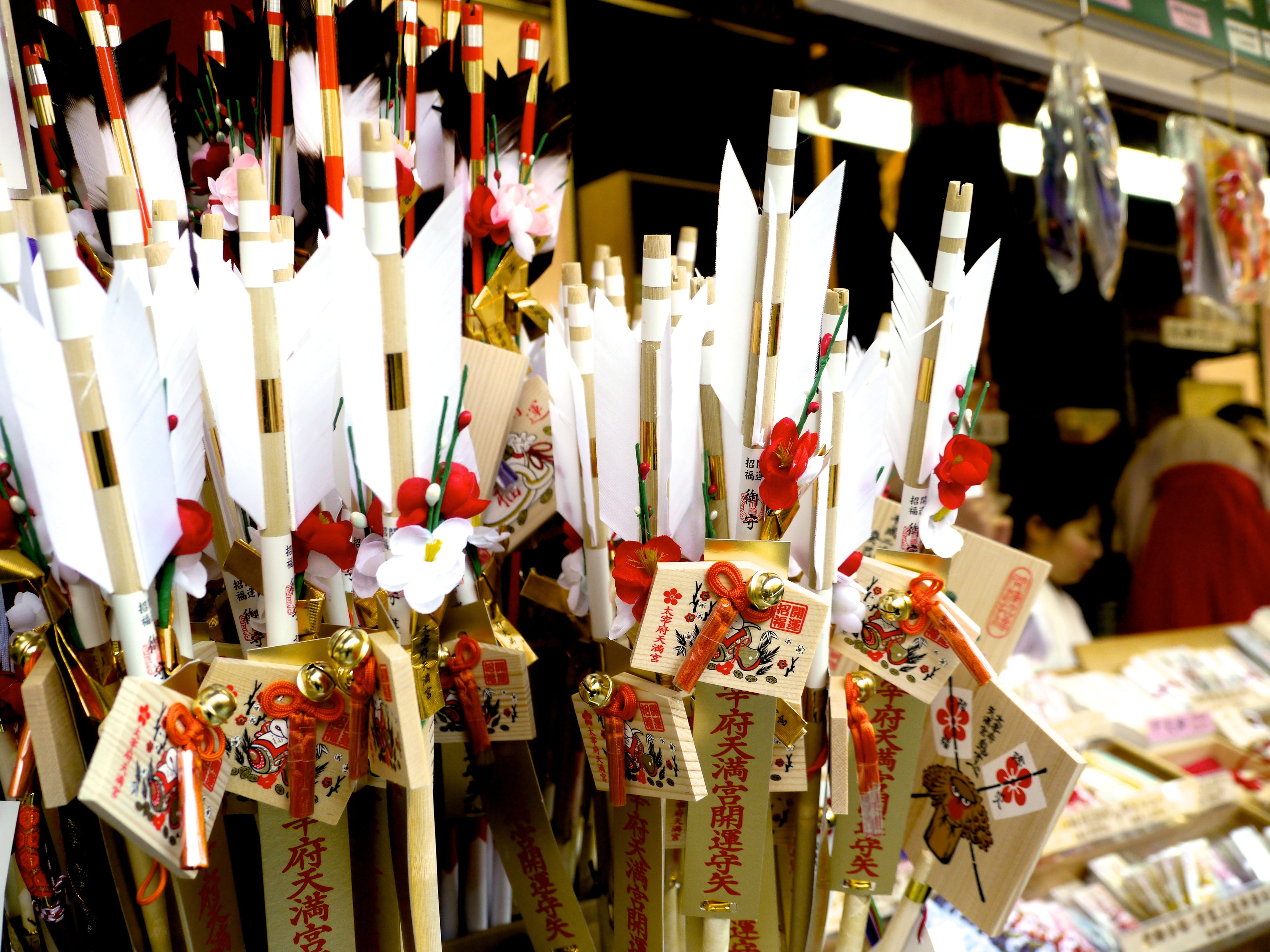religion, luck, hamaya, close-up, spirituality, day, indoors, 4K, market, large group of objects, dazaifu, shinto, retail, choice, arrangement, variation, HD Wallpaper
