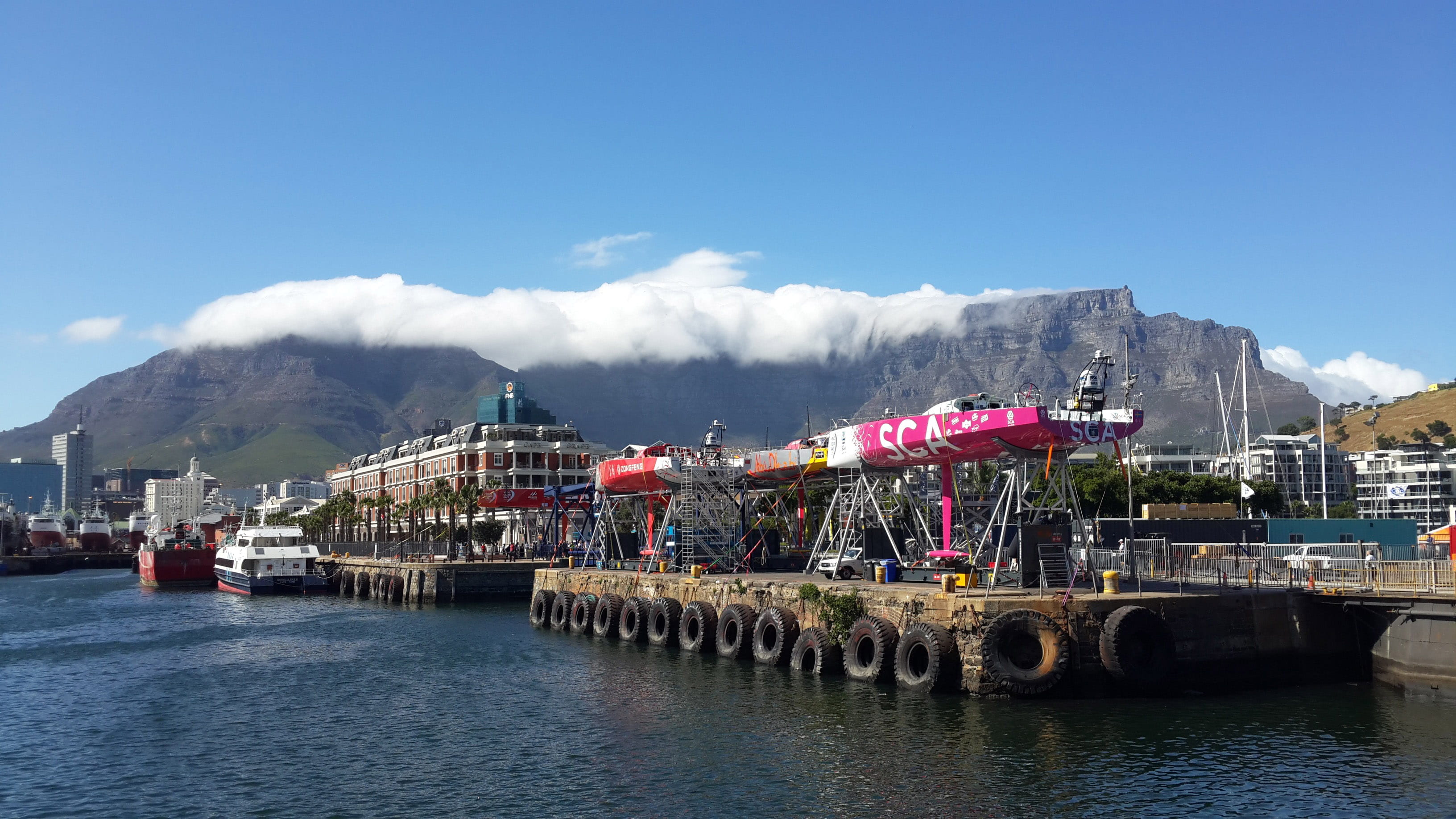 passenger craft, cloud - sky, sky, 2K, Table Mountain, outdoors, photos, public domain, harbor, South Africa, building, no people, waterfront, building exterior, HD Wallpaper