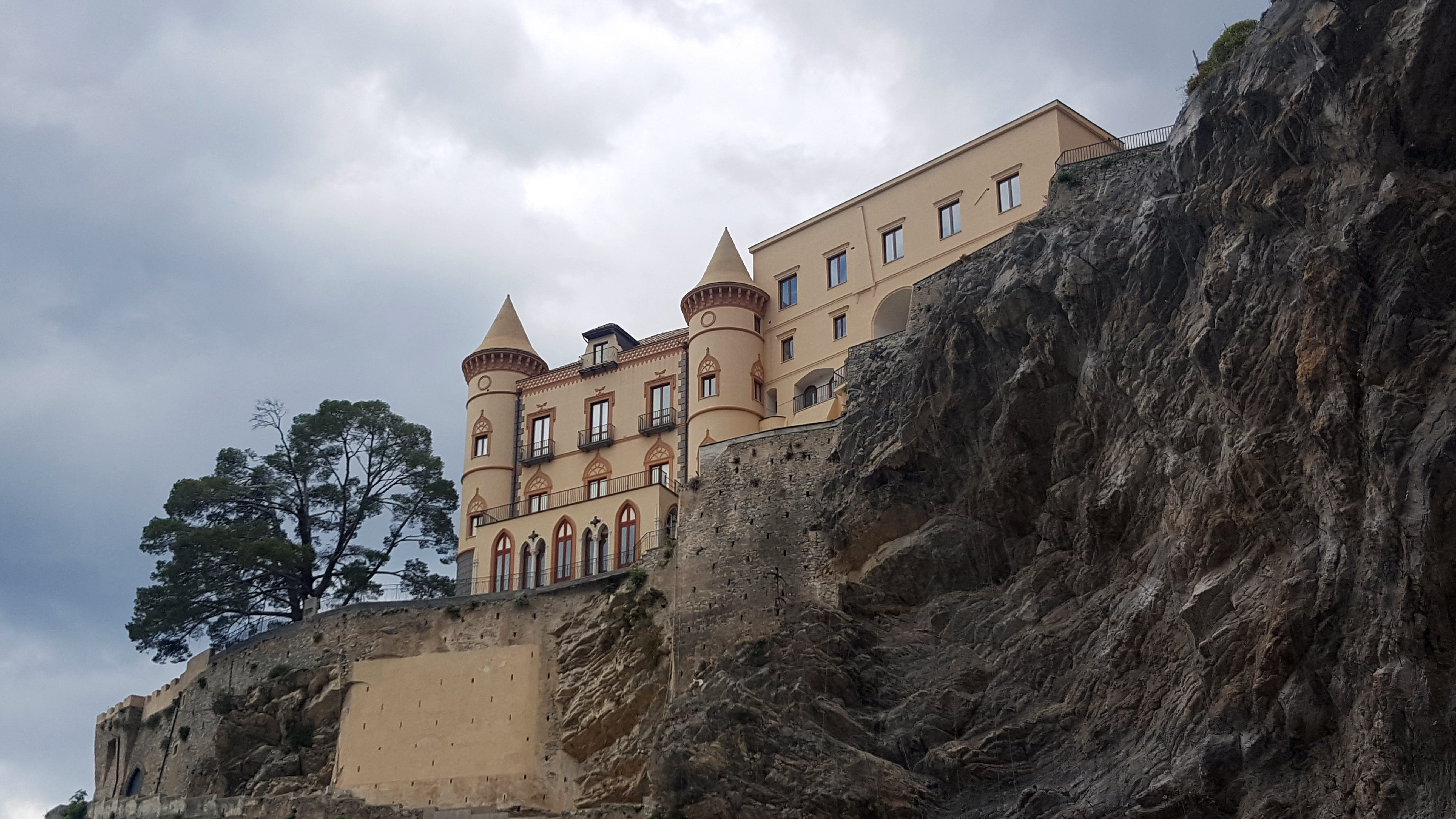 the past, campania, cloud - sky, Amalfi Coast, architecture, cliff, nature, tree, no people, rock, travel Locations, rock - object, building exterior, built structure, HD Wallpaper