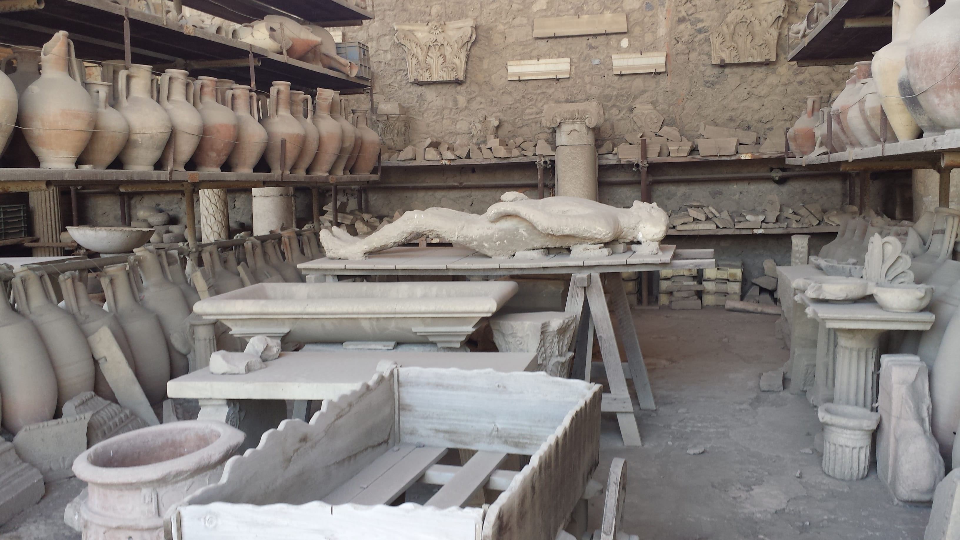 campania, representation, mold, abundance, no people, pottery, 2K, history, creativity, shelf, building exterior, man, outdoors, large group of objects, HD Wallpaper