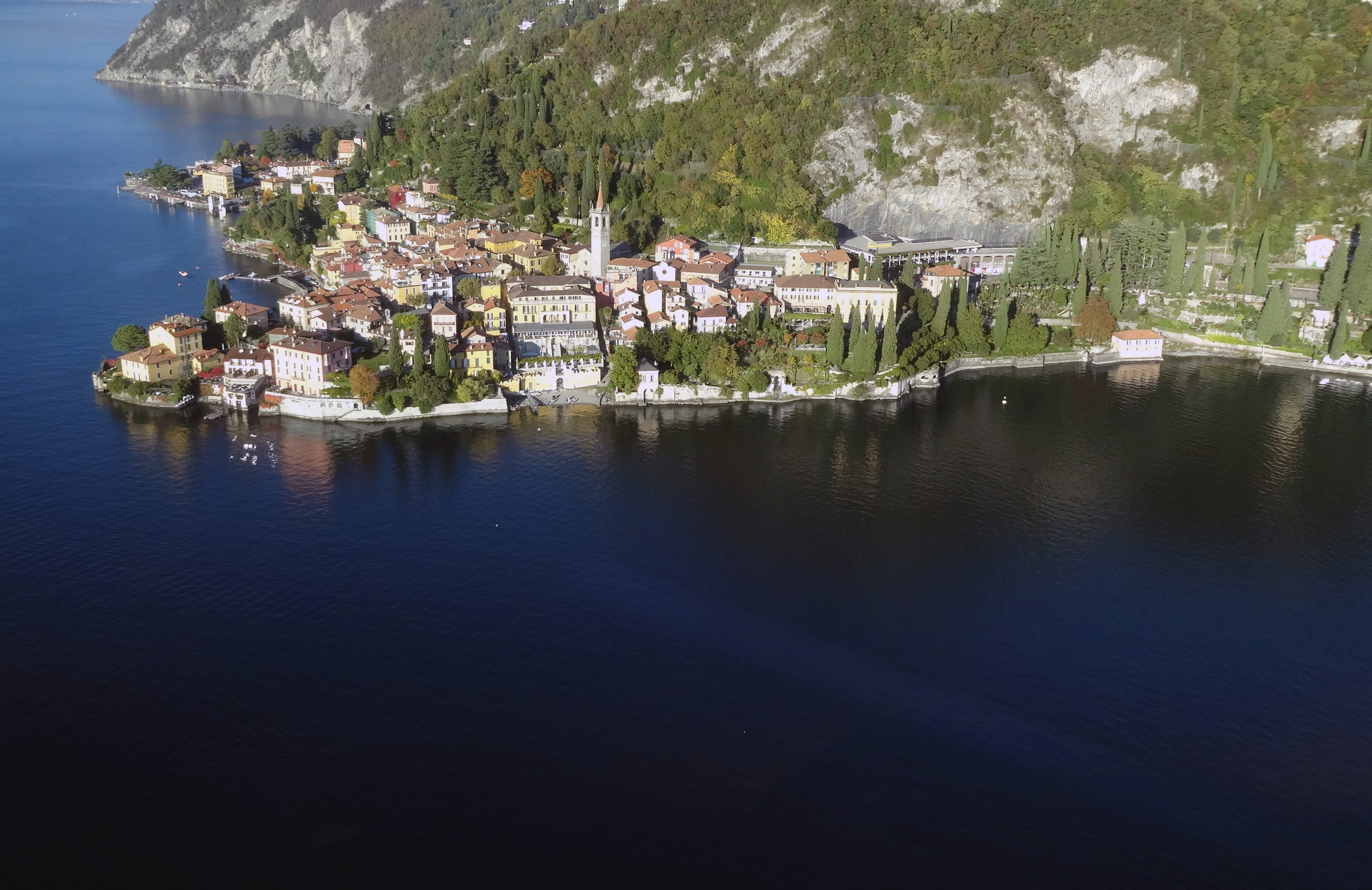 river, lake como, water, mountains, beauty in nature, landscape, day, no people, bank, house, architecture, plant, city, outdoors, waterfront, building exterior, HD Wallpaper
