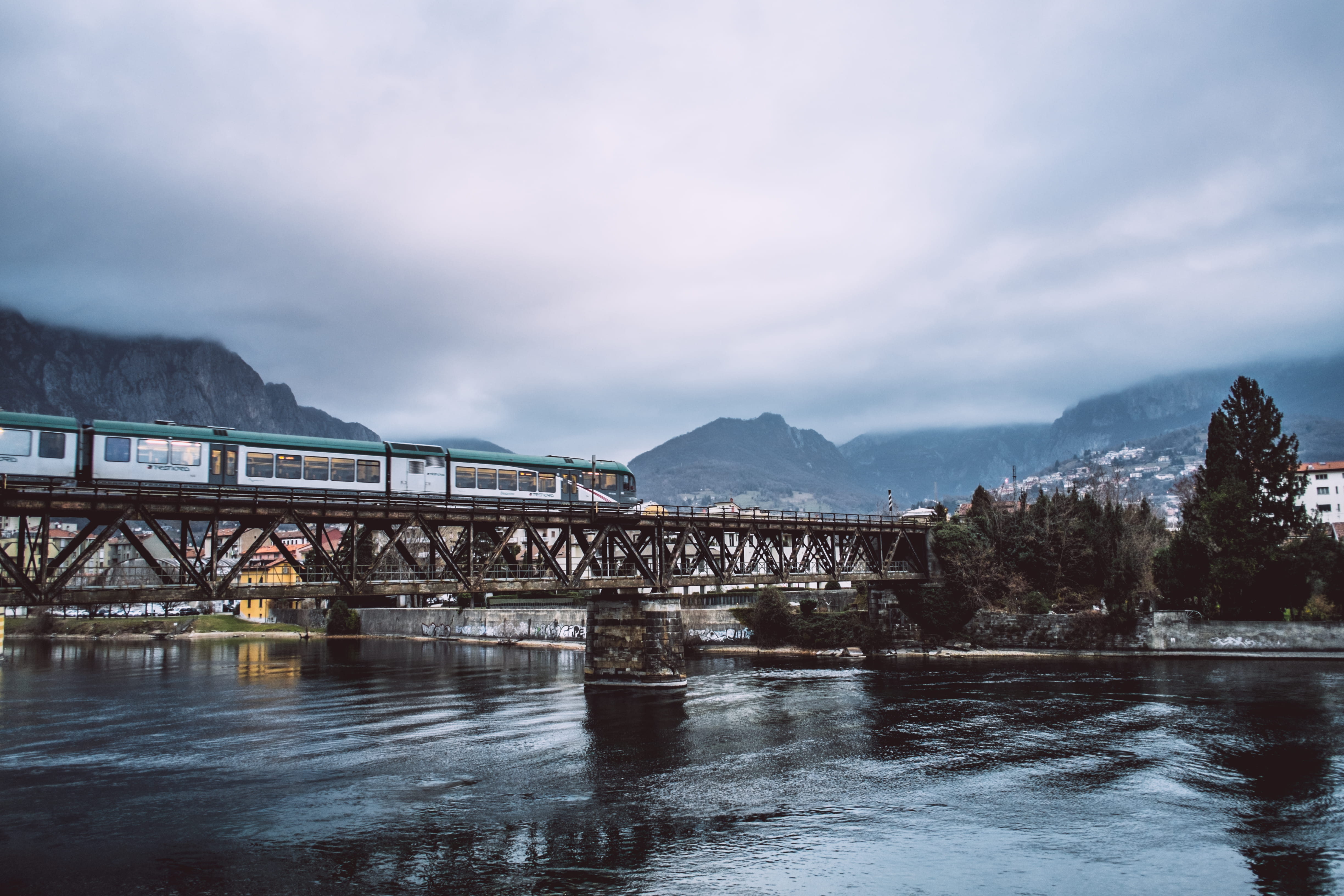 4K, water, mountain range, reflection, no people, fog, cloud - sky, morning, lecco, nature, scenics - nature, bridge, outdoors, mountains, river, beauty in nature, HD Wallpaper