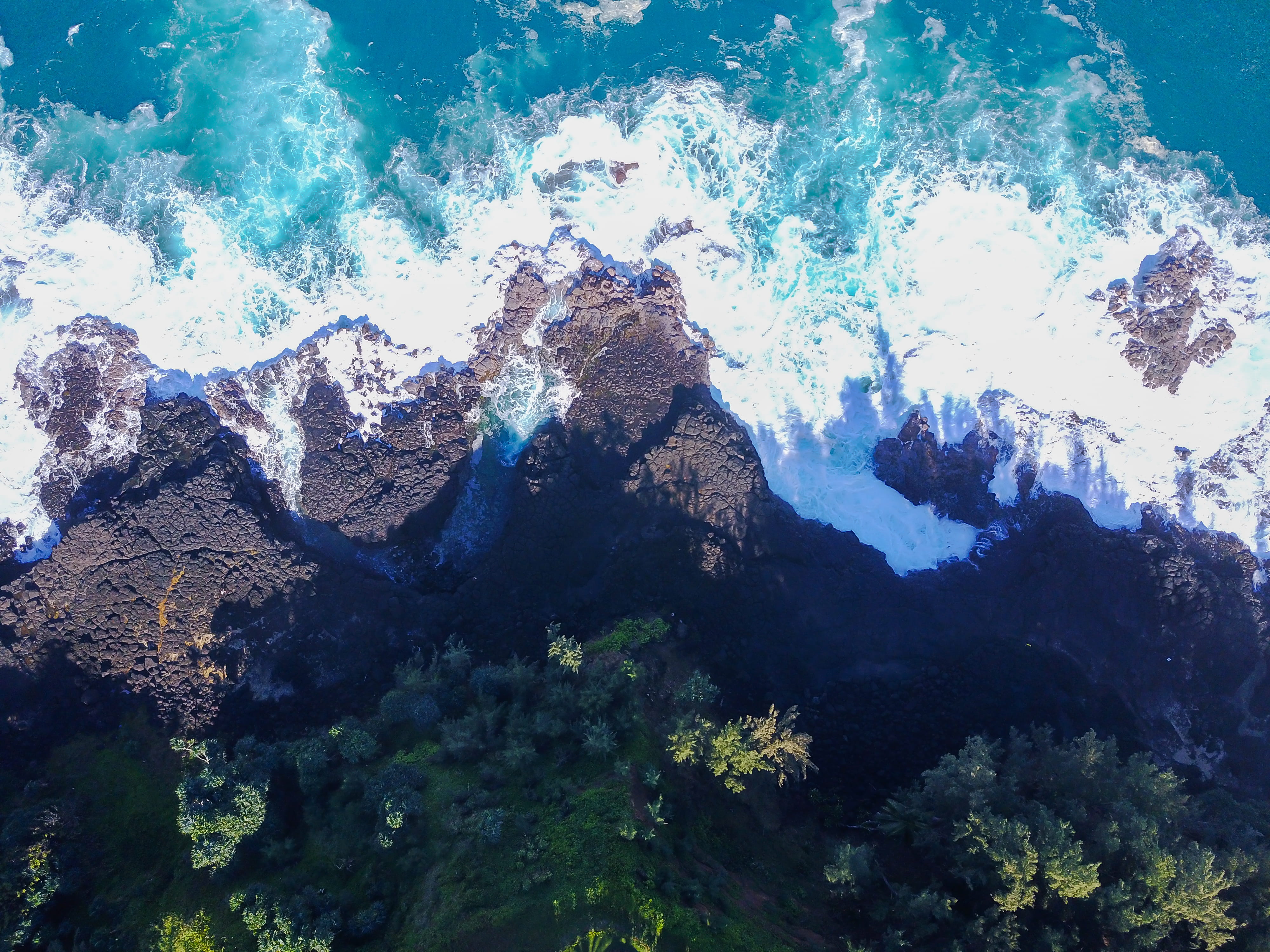 rock, no people, rock - object, beach, underwater, kauai, princeville, tranquil scene, scenics - nature, queens bath, outdoors, water, breaking, united states, HD Wallpaper
