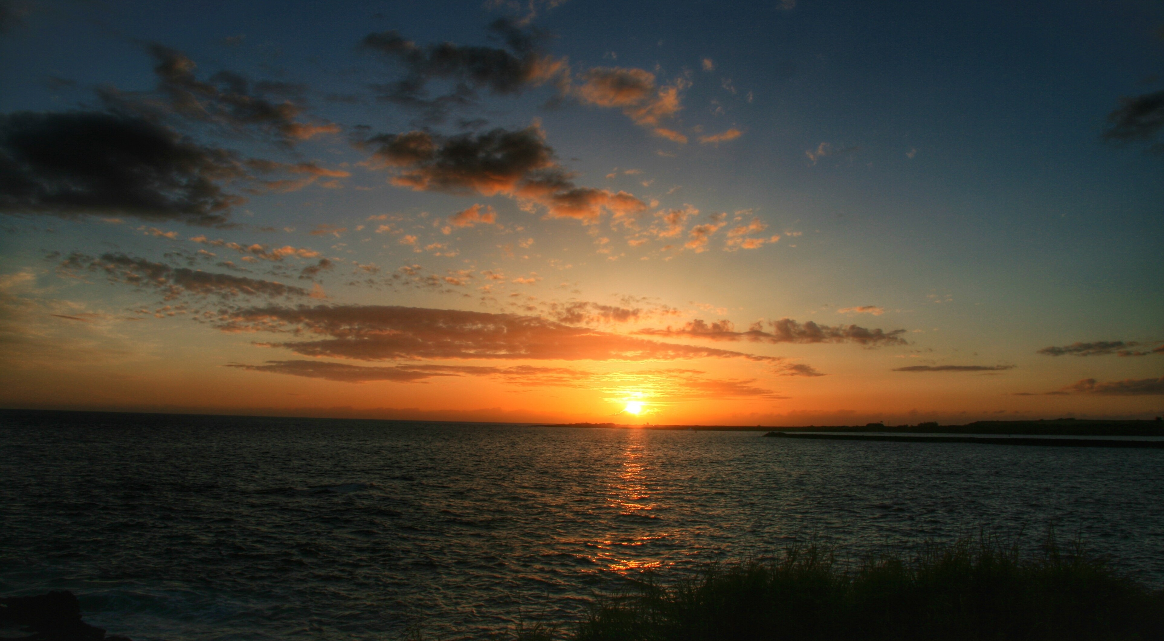 sea, sunlight, horizon, nature, pacific, tranquil scene, sun, cloud - sky, reflection, seascape, orange, tropical, tranquility, beauty in nature, idyllic, HD Wallpaper