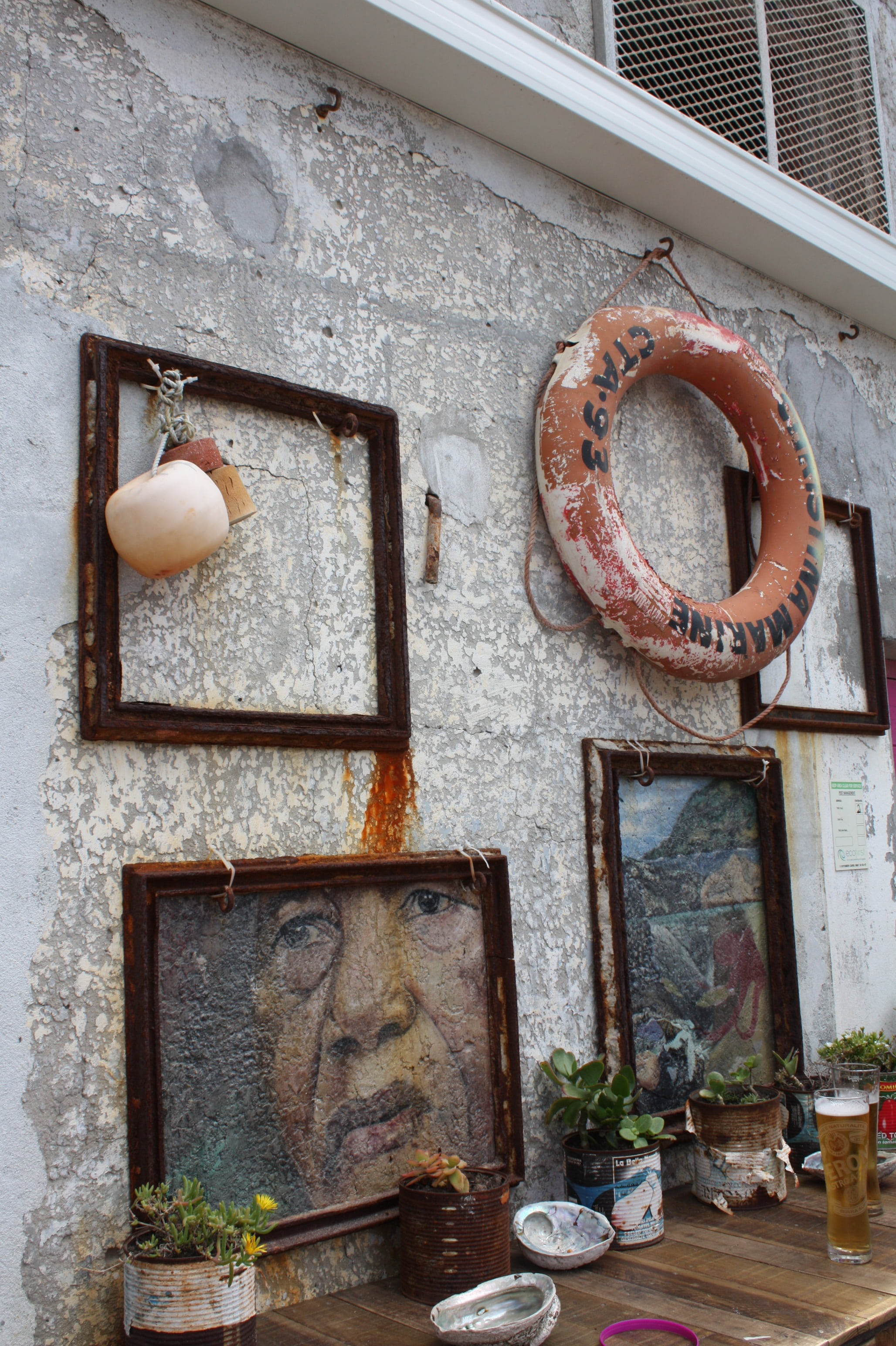 outdoors, architecture, hout bay market, window, still life, metal, decoration, old, deco, picture frame, hout bay, no people, hanging, rusty, day, south africa, Phone HD Wallpaper