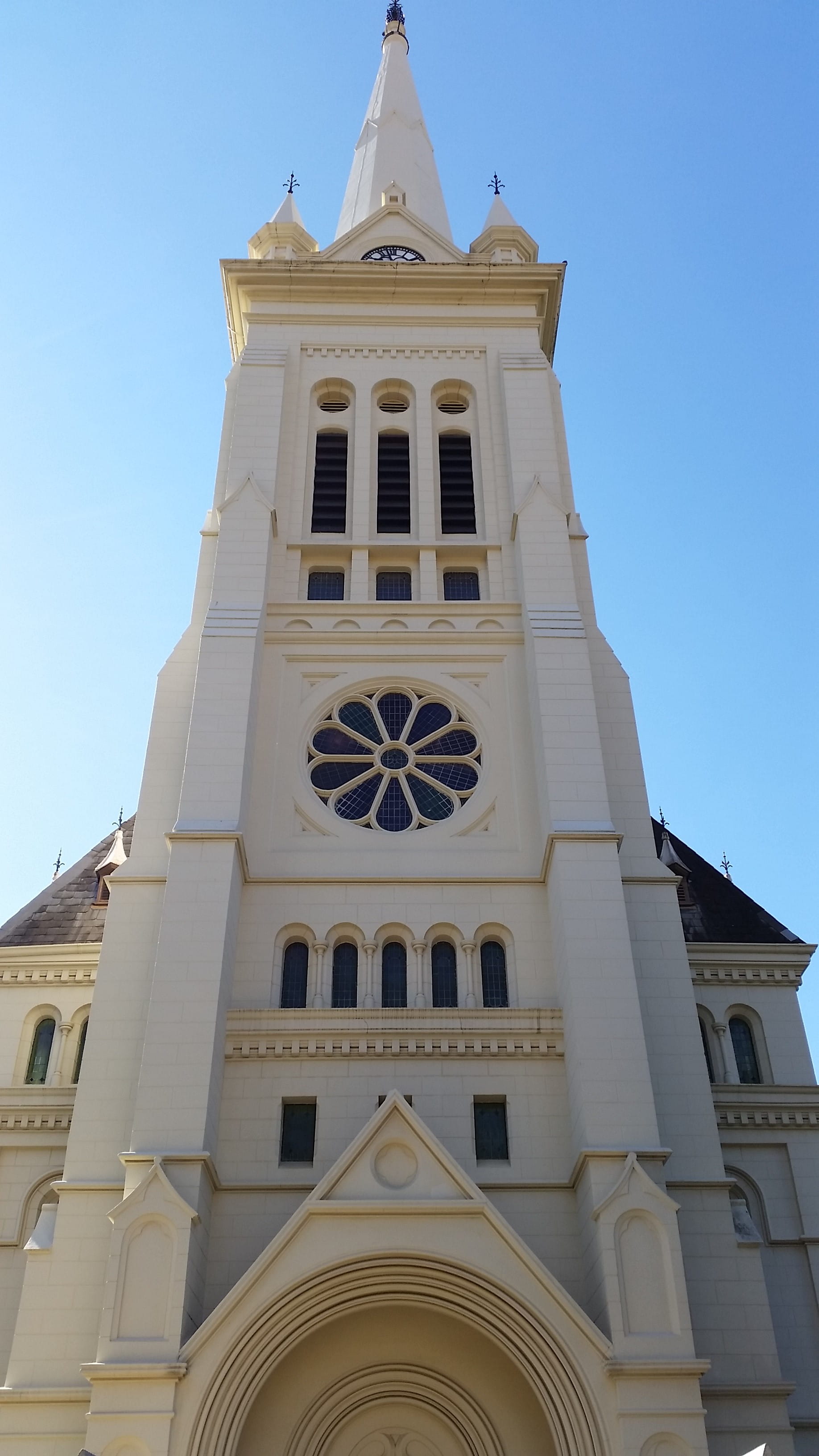 historic, architecture, dome, arch, paarl, 2K, clock tower, outdoors, banister, religion, handrail, tower, Paarl, place of worship, clear sky, travel destinations, Phone HD Wallpaper