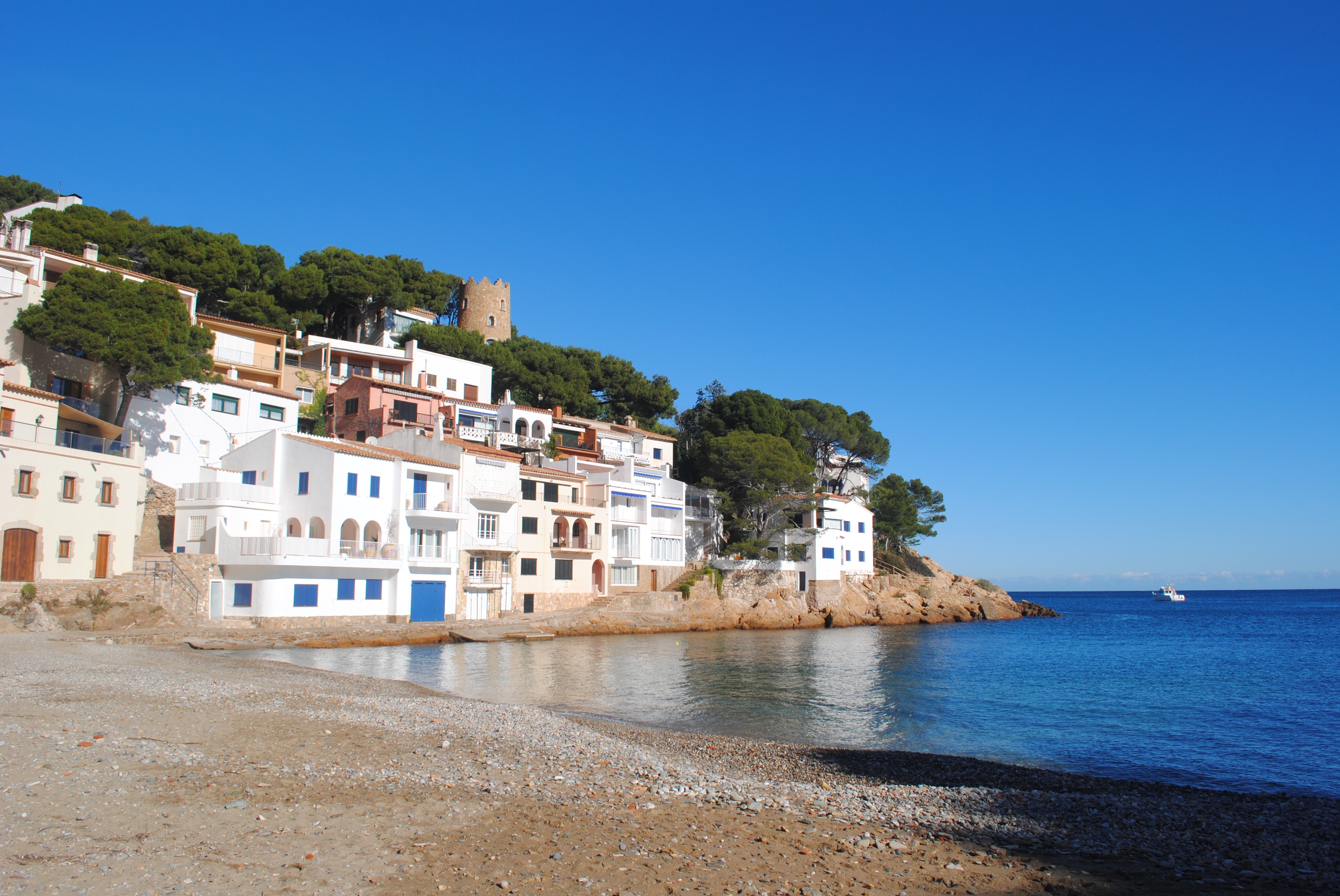bagur, girona, beach, land, coastline, seaside, spain, clear sky, house, travel destinations, beauty in nature, city, mediterranean, built structure, begur, HD Wallpaper