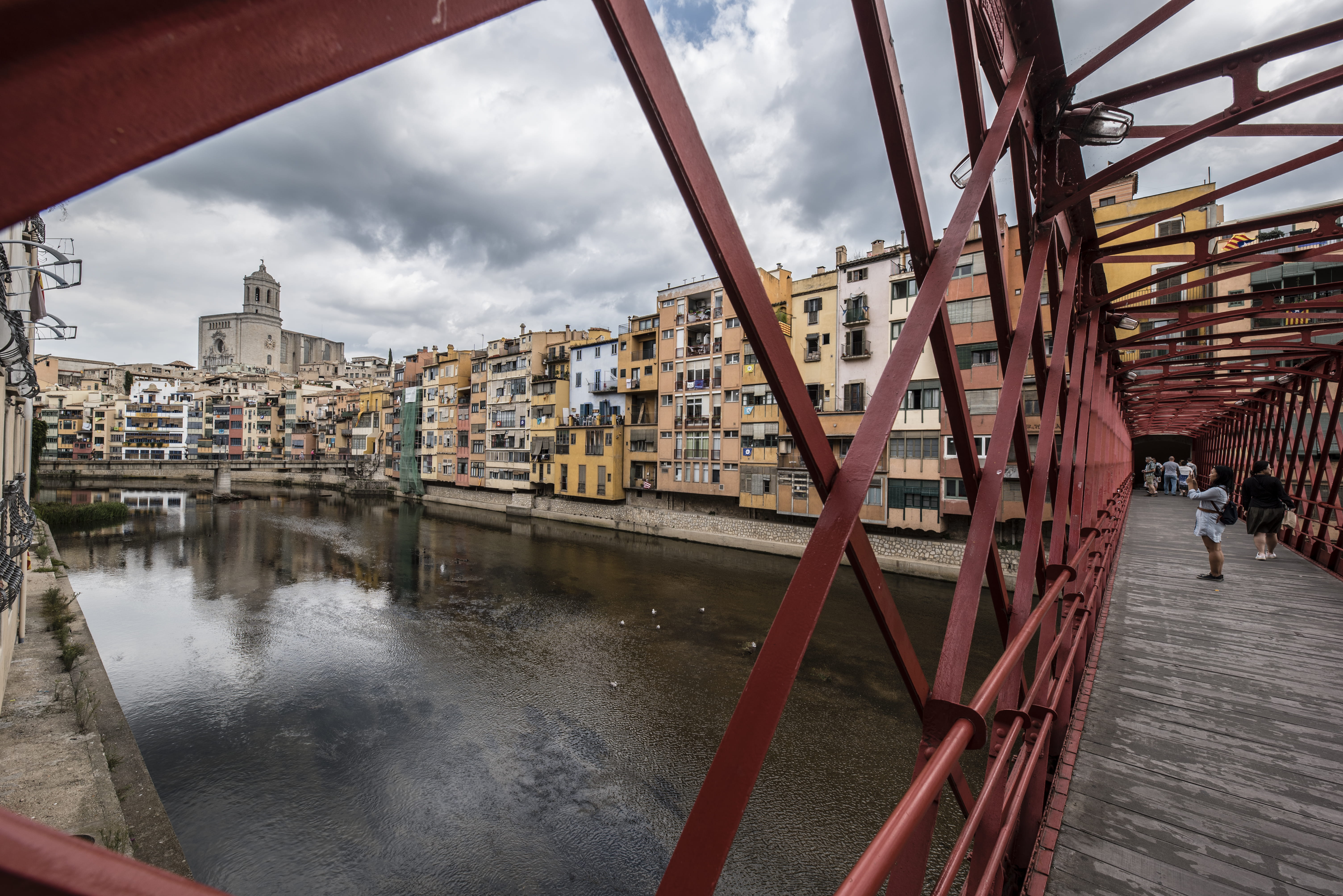 travel, bridge, residential district, house, outdoors, building exterior, girona, sky, cloud - sky, urban exploring, incidental people, connection, HD Wallpaper