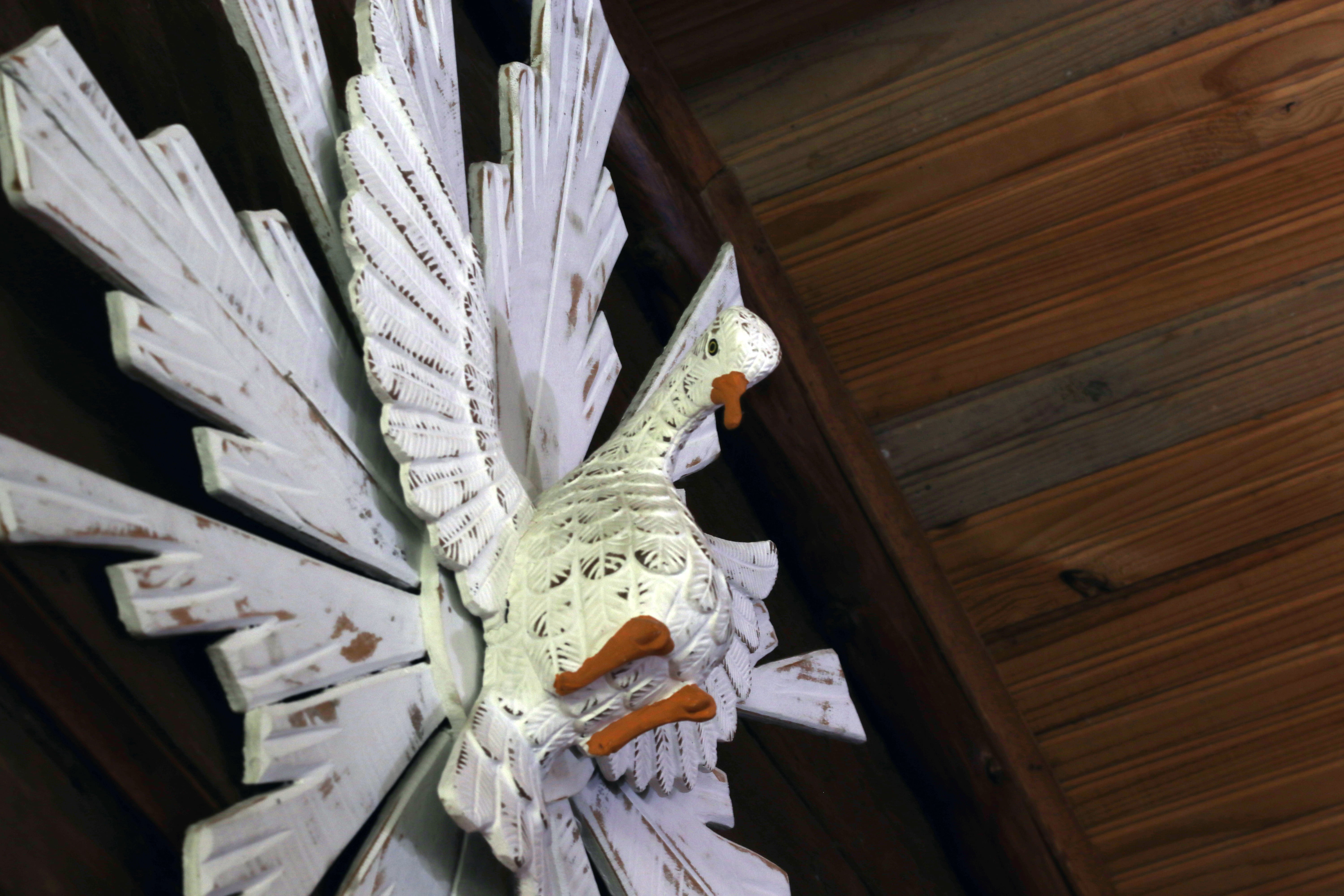 white color, figurine, art, creativity, high angle view, spirituality, pattern, attic, dragon, craft, religion, belief, carnival, day, god, architecture, HD Wallpaper
