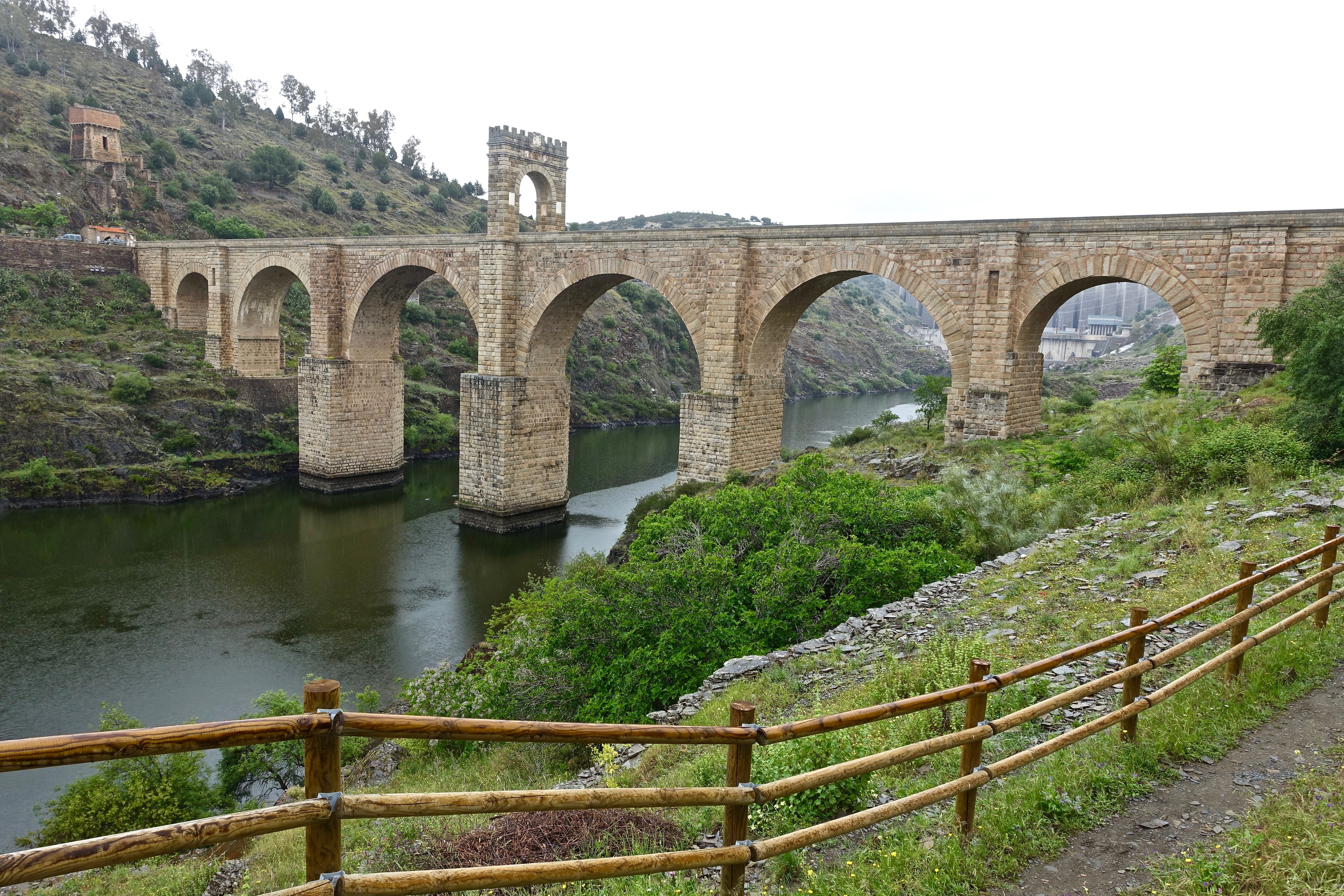 famous, unesco, arch bridge, ancient, no people, bridge - man made structure, landmark, tree, heritage, history, architecture, outdoors, river, arch, footbridge, HD Wallpaper