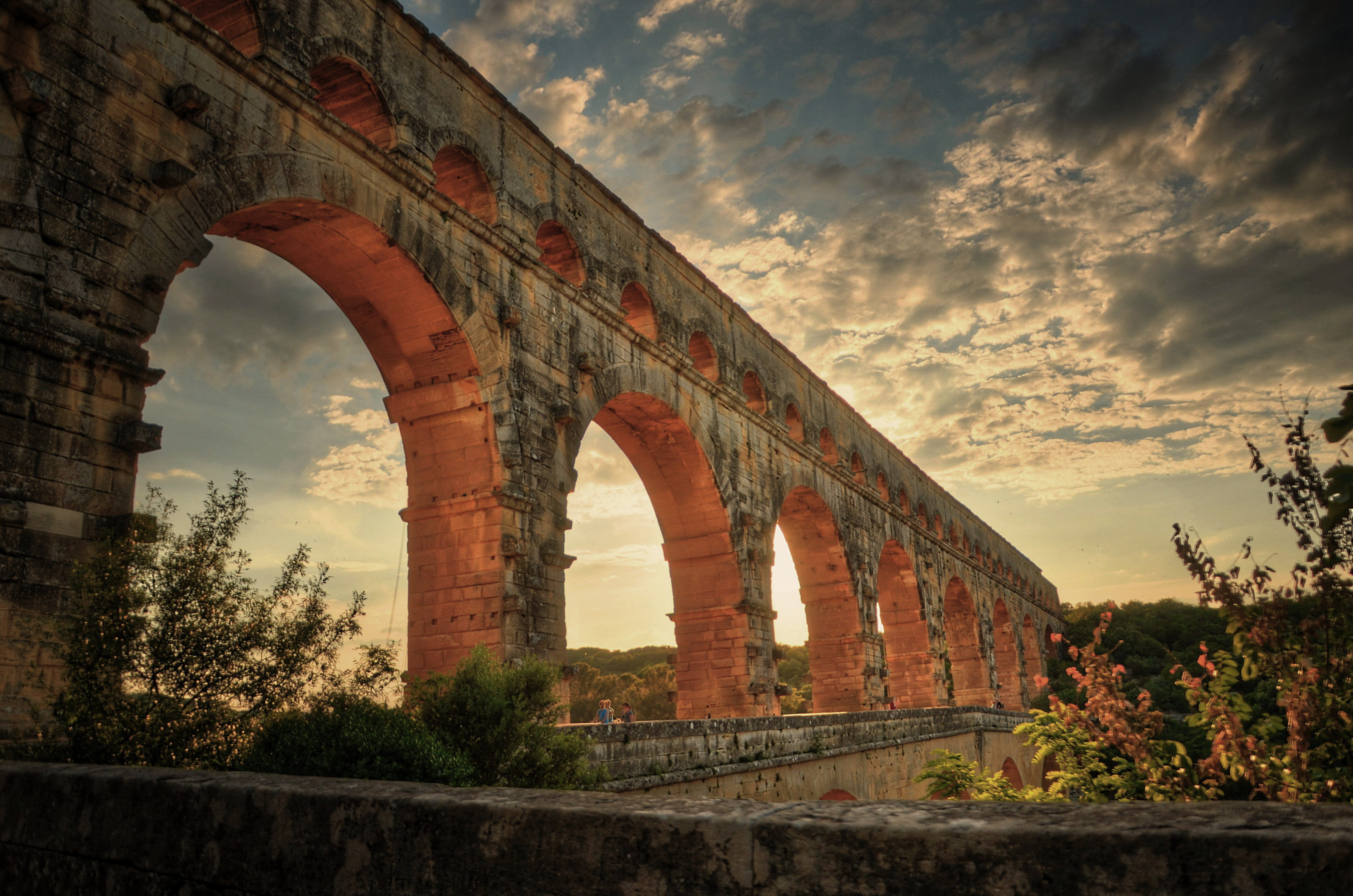 nature, connection, France, architecture, ancient, europe, travel, arch, plant, the past, outdoors, viaduct, bridge - Man Made Structure, ancient civilization, HD Wallpaper