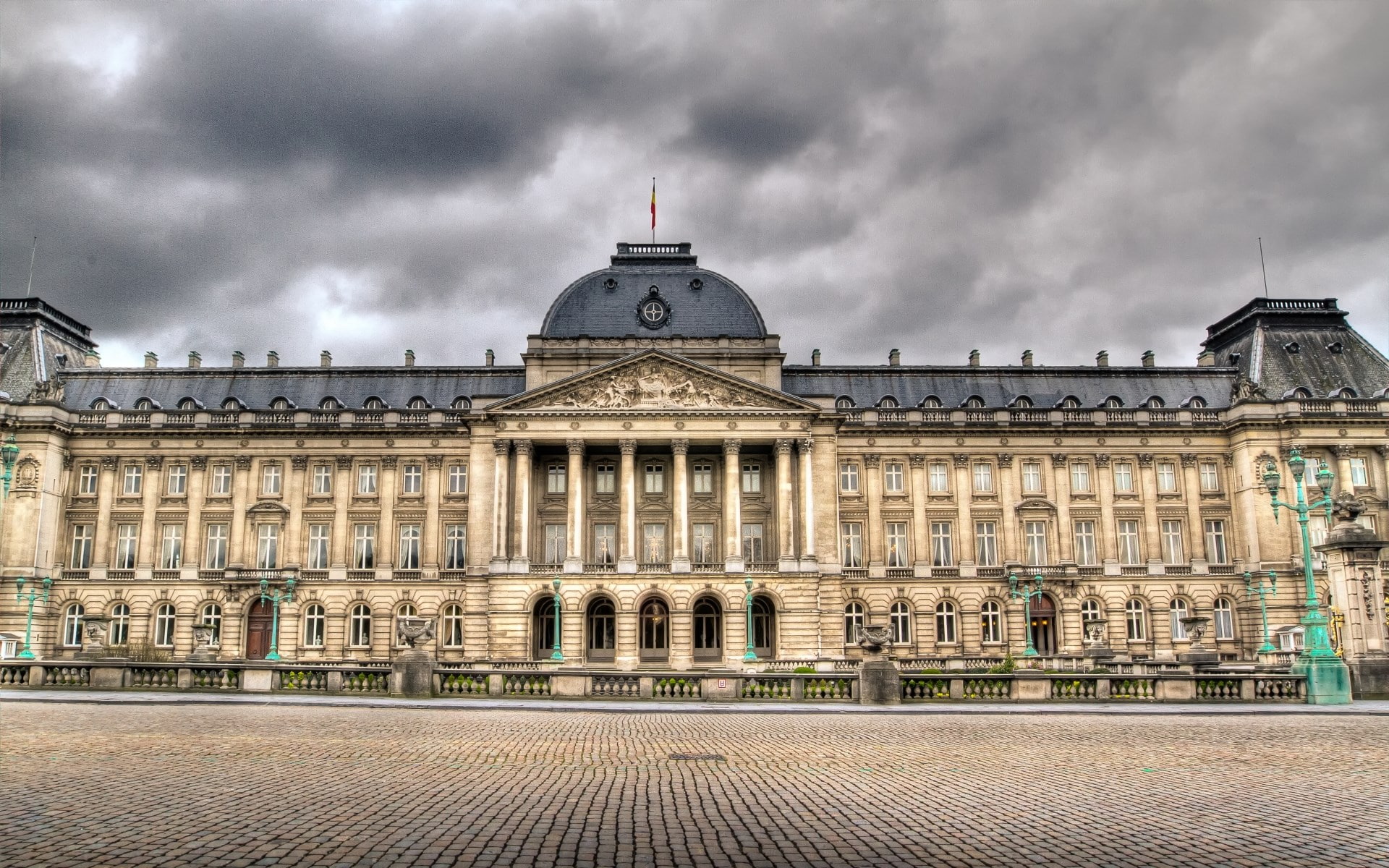 cloud - sky, no people, travel, built structure, facade, royal palace of brussels, building, government, spire, history, 1080P, the past, tourism, building exterior, HD Wallpaper