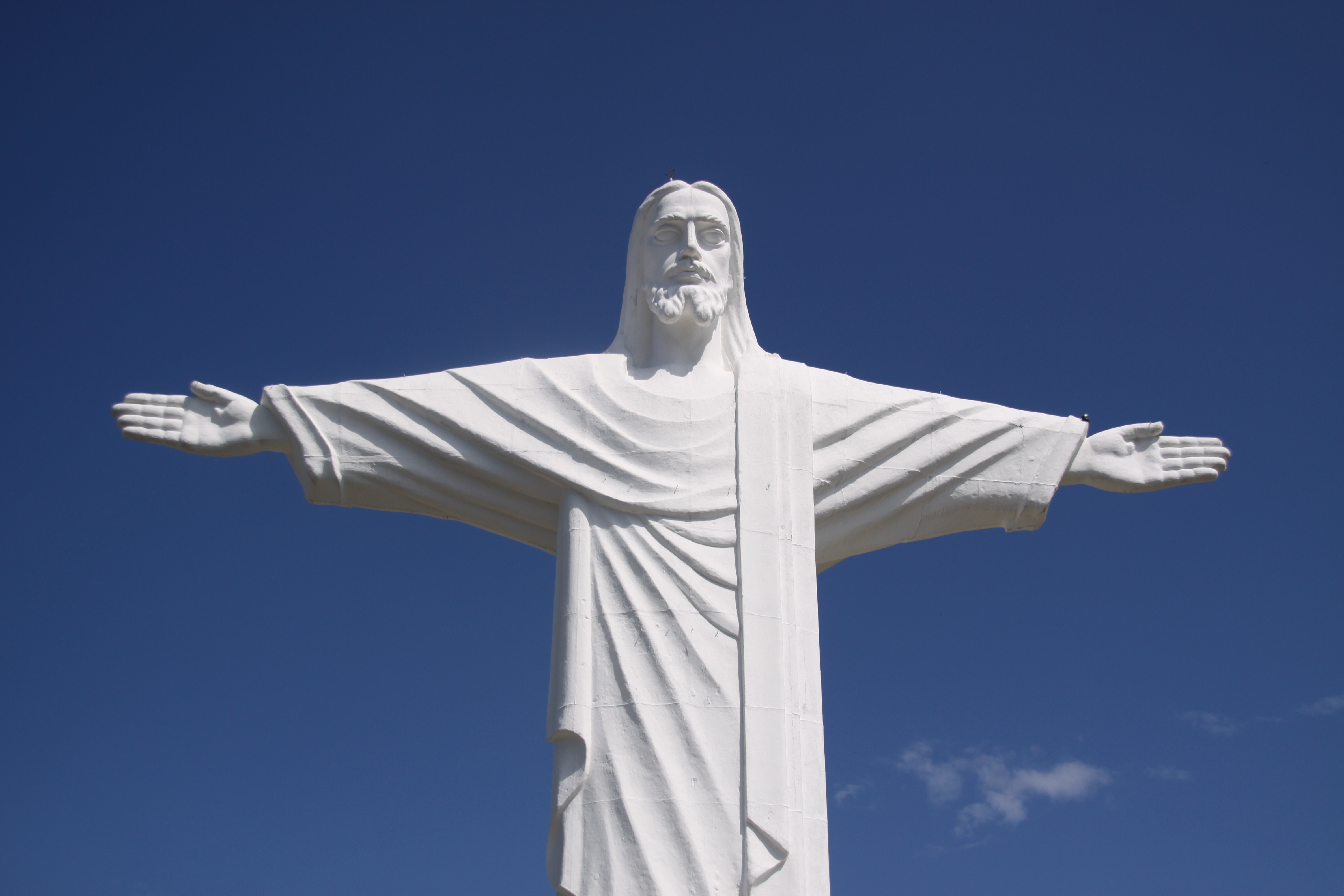 famous Place, low angle view, craft, white, blue sky, architecture, sunshine, monument, art and craft, human representation, day, male likeness, catholicism, HD Wallpaper