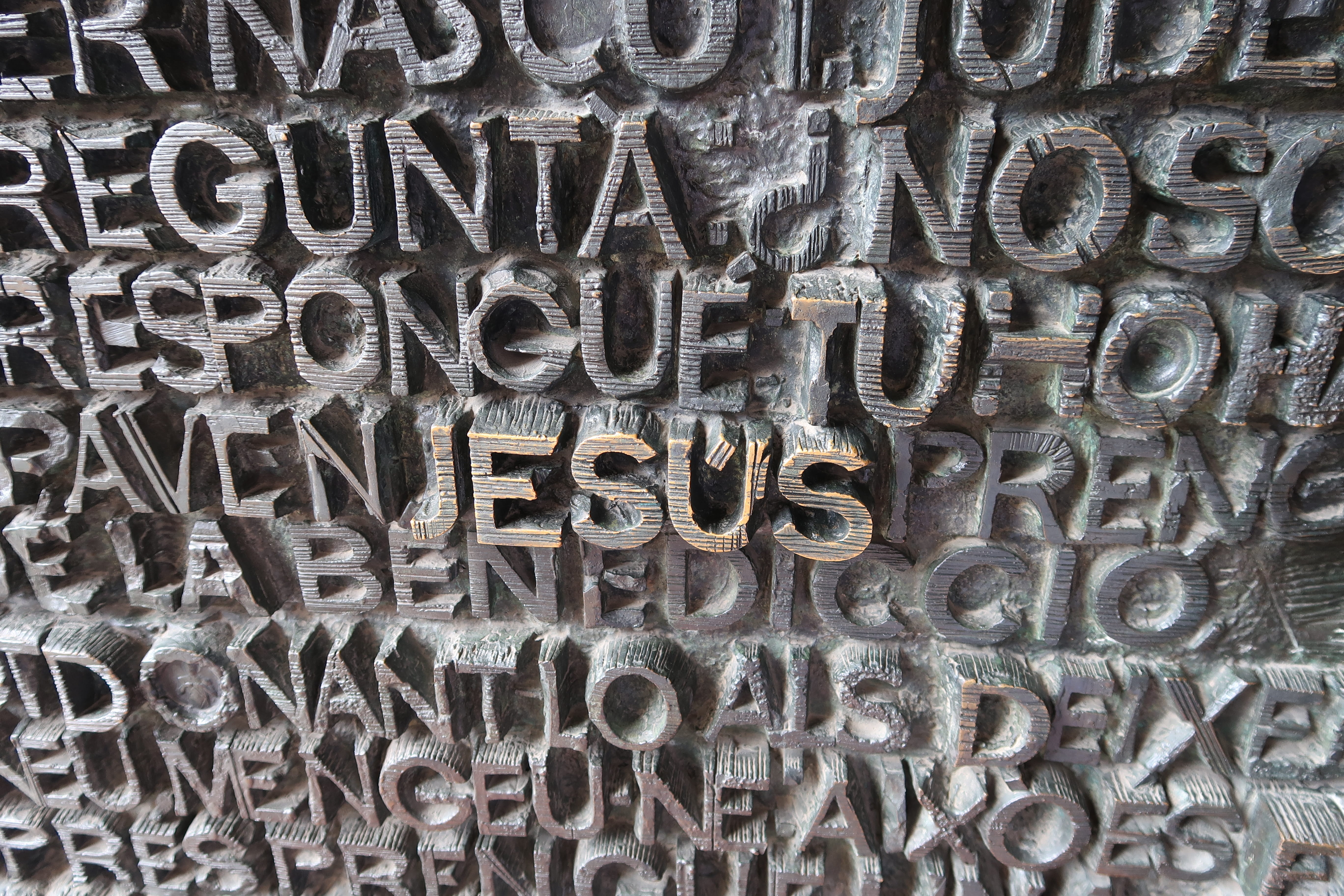 carving, 5K, backgrounds, close-up, carving - craft product, gaudi, communication, creativity, la sagrada familia, the past, craft, old, full frame, gaudi cathedral, HD Wallpaper