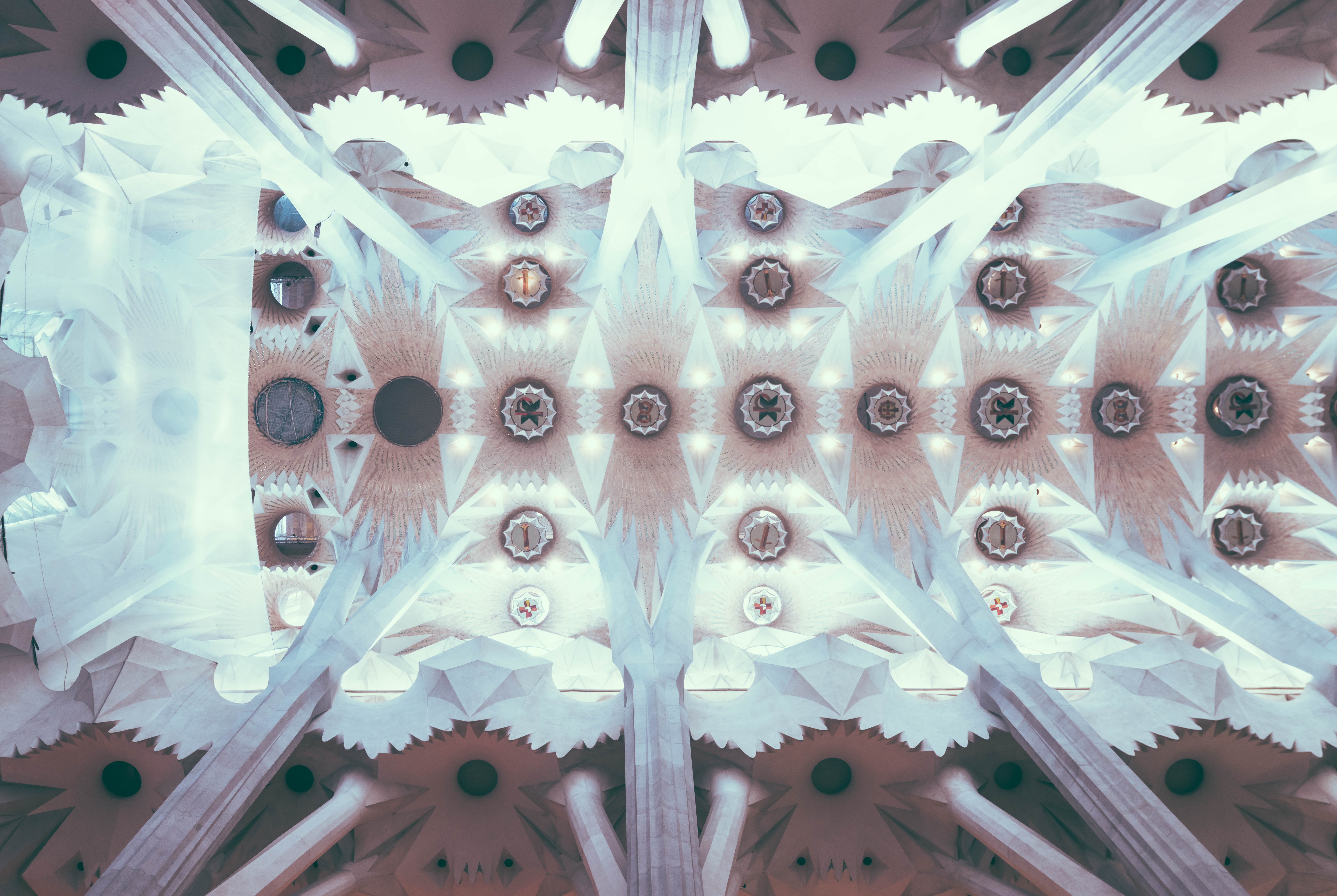 abundance, still life, no people, large group of objects, la sagrada familia, full frame, 8K, variation, church, indoors, symmetry, directly below, iglesia, HD Wallpaper