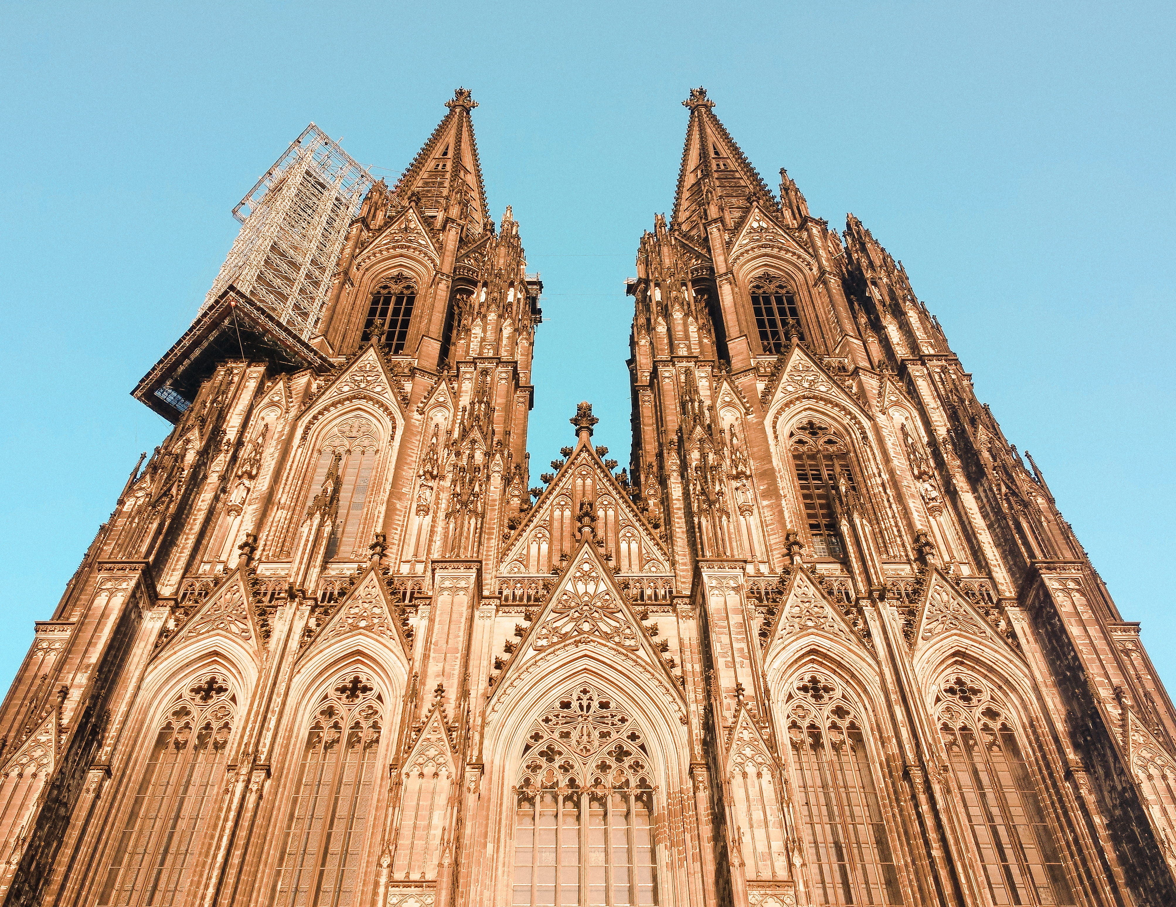 building exterior, germany, blue, architecture, catholic, outdoors, nature, travel, tourism, spain, history, catedral, photography, sagrada, edificio religioso, HD Wallpaper