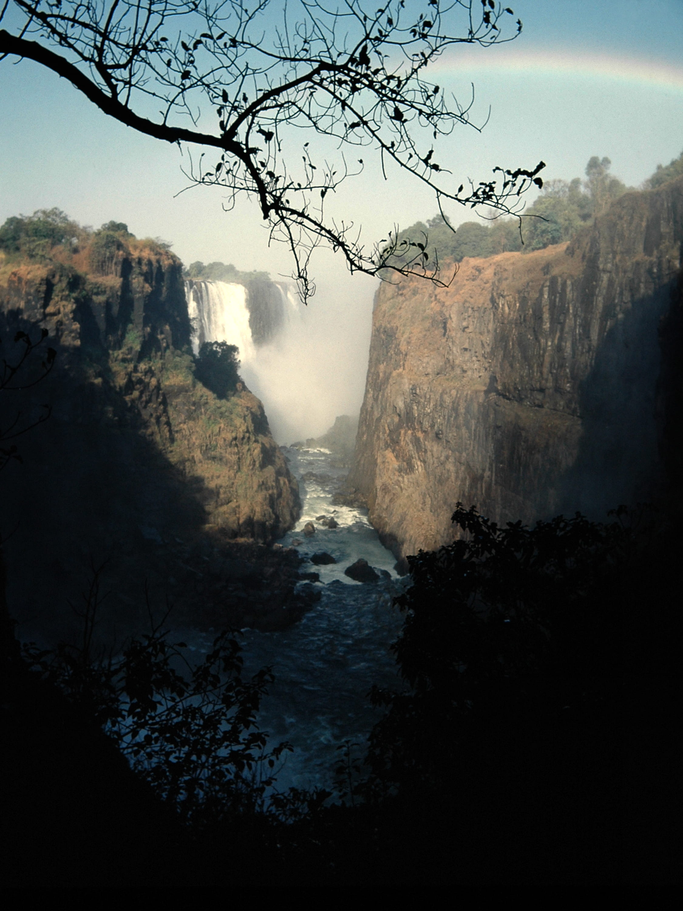 no people, tranquil scene, sea, outdoors, 2K, mist, travel, victoria falls, land, environment, beauty in nature, scenics - nature, nature, power, tranquility, Phone HD Wallpaper