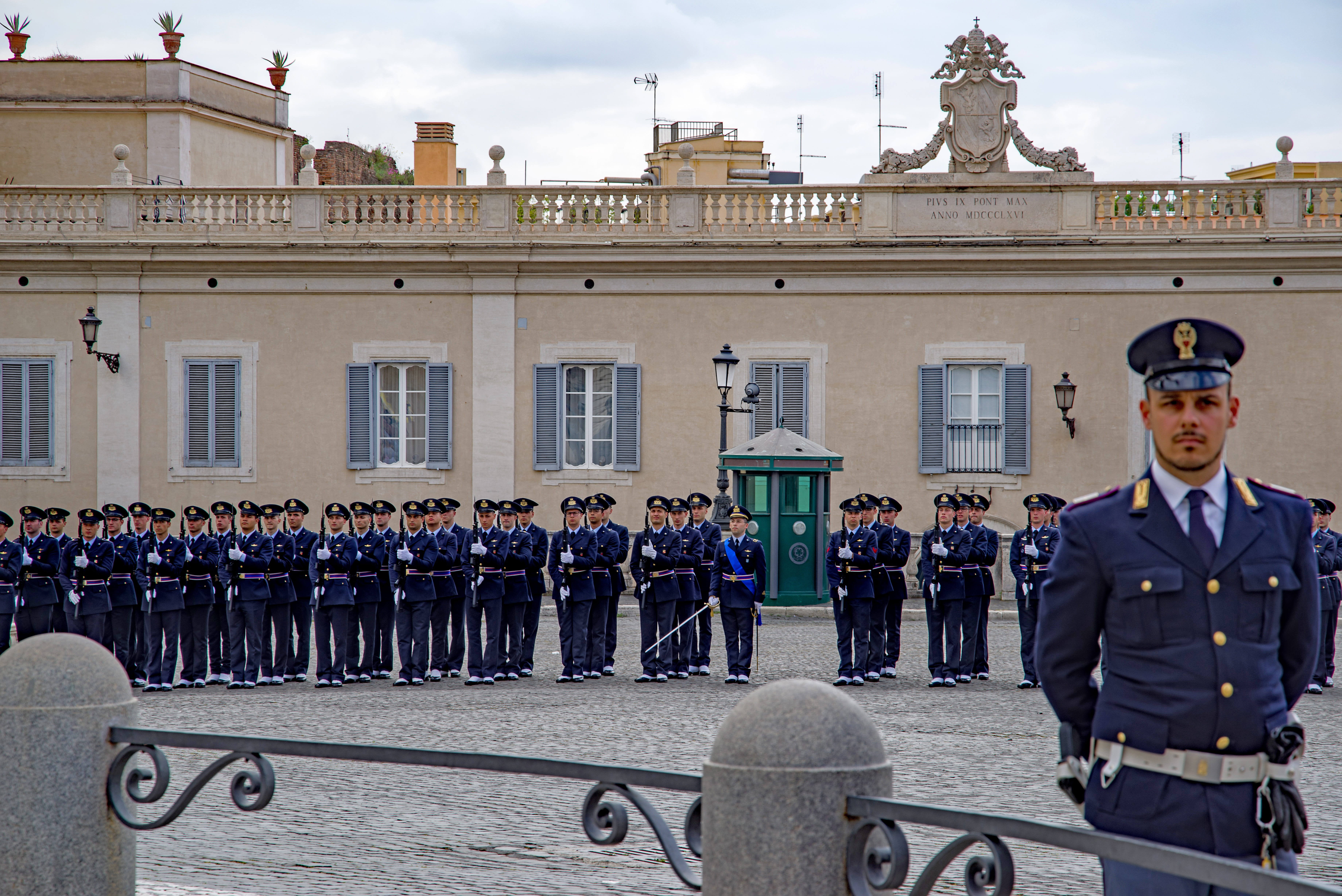 people, uniform, military review, safety, military, italy, group of people, day, law, military uniform, architecture, government, clothing, security, presidential palace, HD Wallpaper