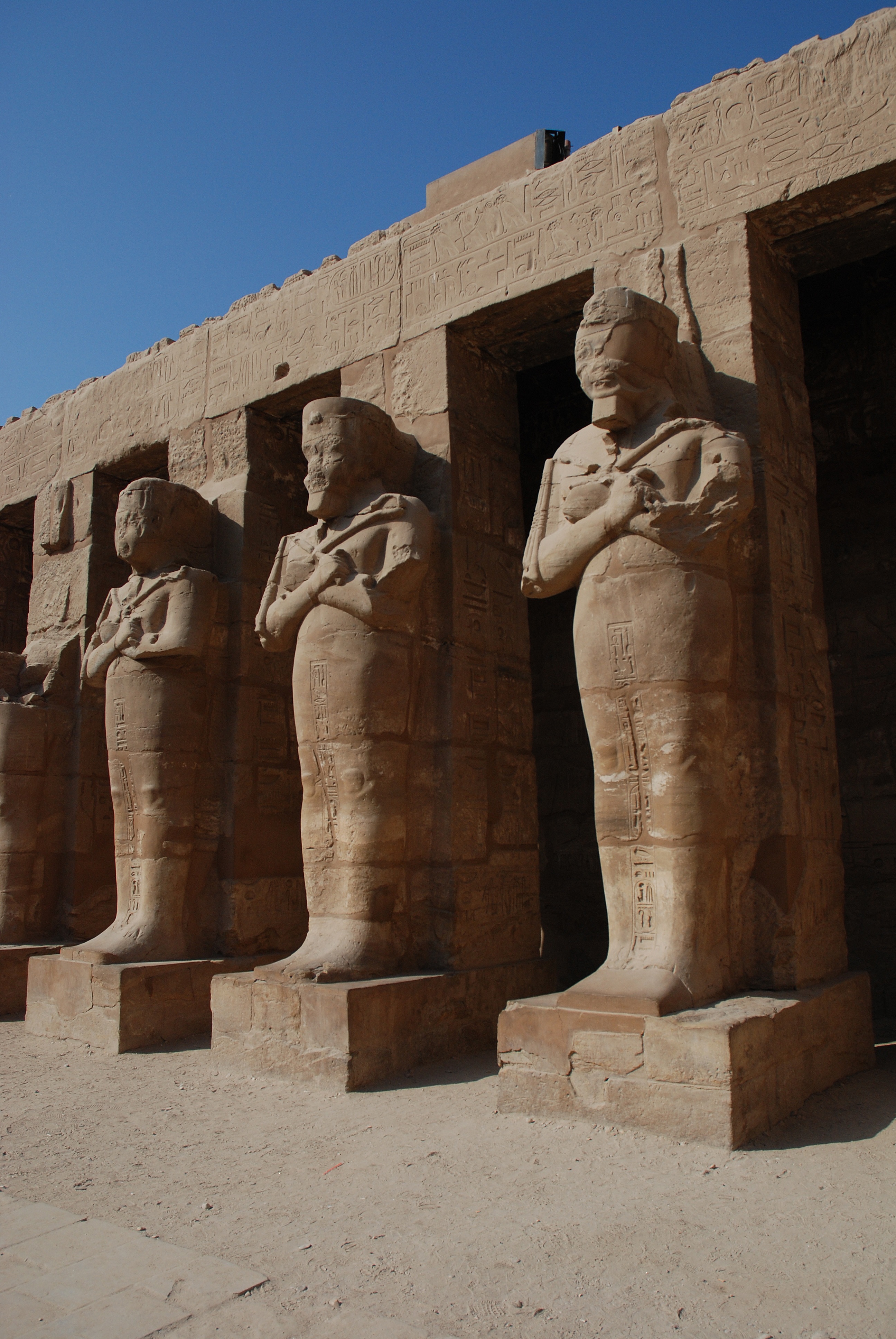 summer, karnak, archaeology, low angle view, ancient civilization, 4K, sculpture, human representation, columns, travel destinations, outdoors, entrance, Phone HD Wallpaper