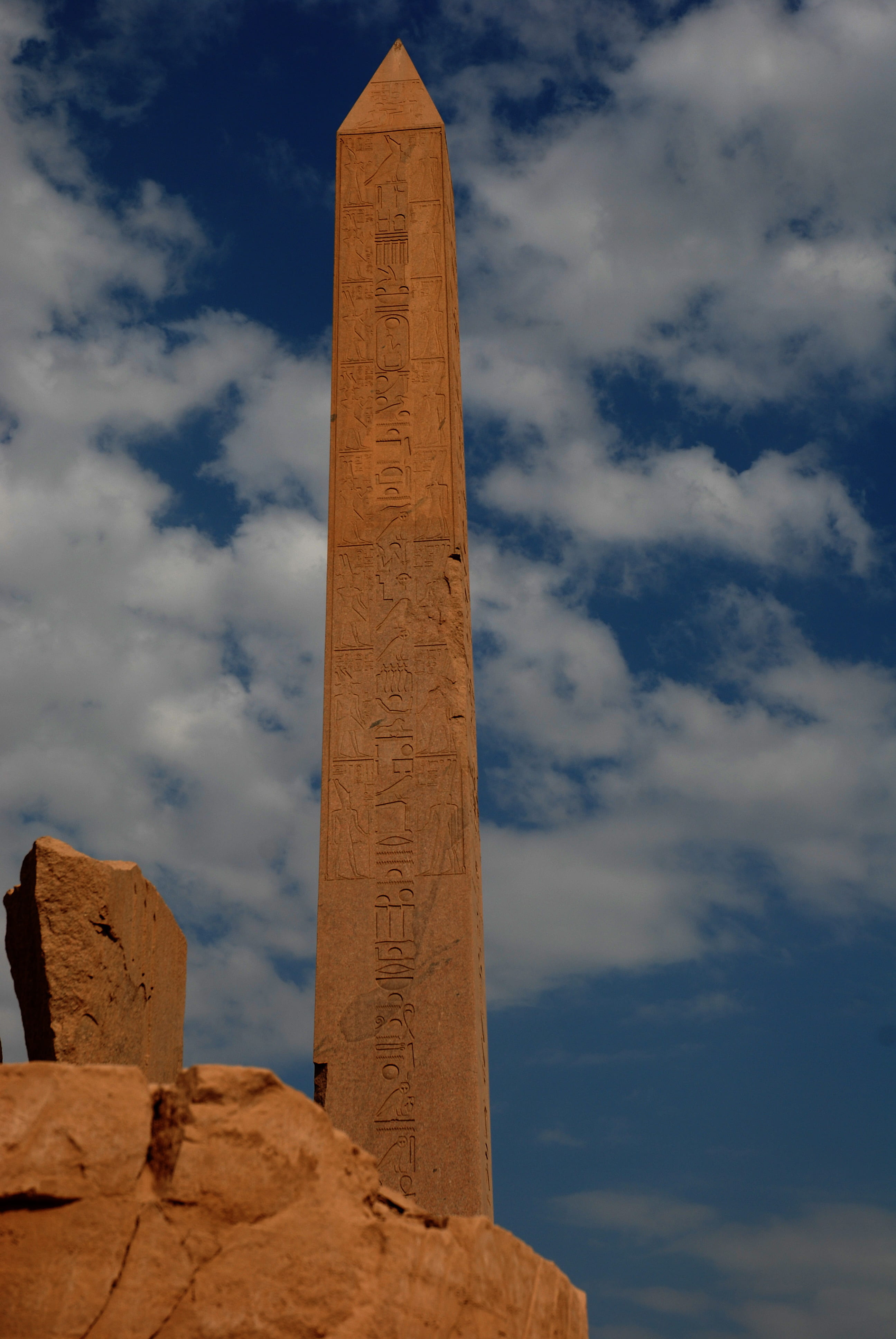 archaeology, columns, the past, old, tourism, solid, karnak, architecture, travel, history, low angle view, no people, nature, outdoors, entrance, 4K, Phone HD Wallpaper