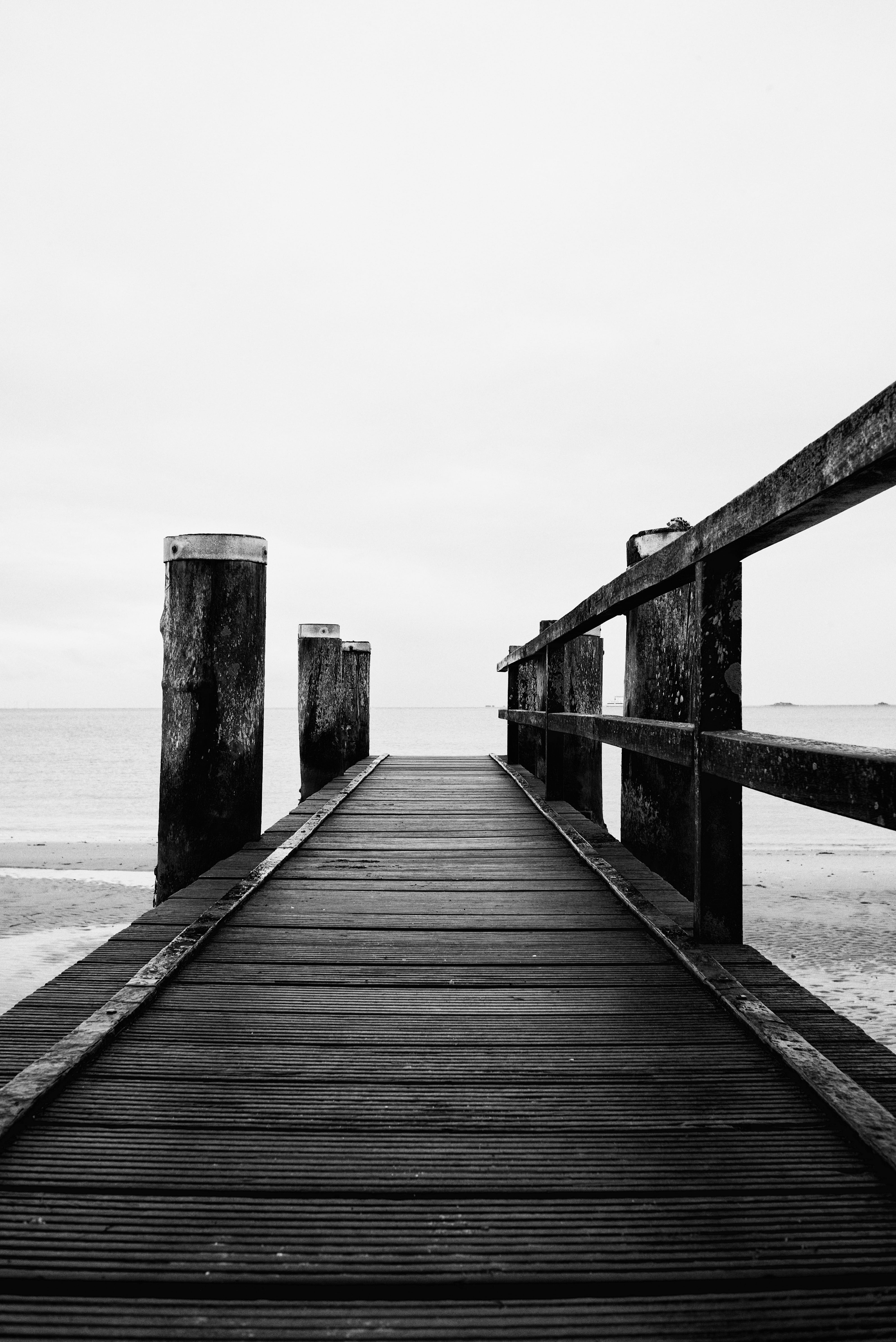 wood paneling, blackwhite, sky, connection, dock, water, no people, black, waterfront, cold, port, the way forward, monochrome, nature, built structure, Phone HD Wallpaper