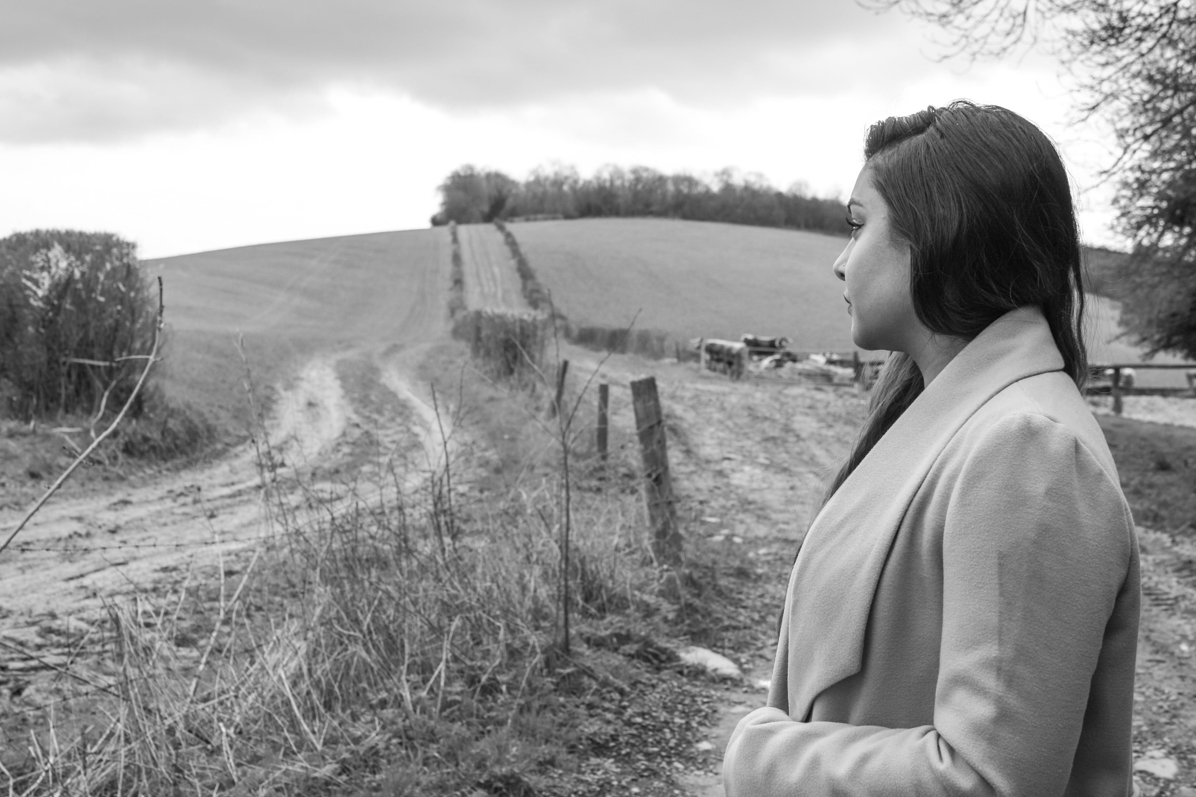 people, real people, leisure activity, countryside, standing, land, 4K, outdoors, scenics - nature, environment, girl, nature, lifestyles, black And White, HD Wallpaper