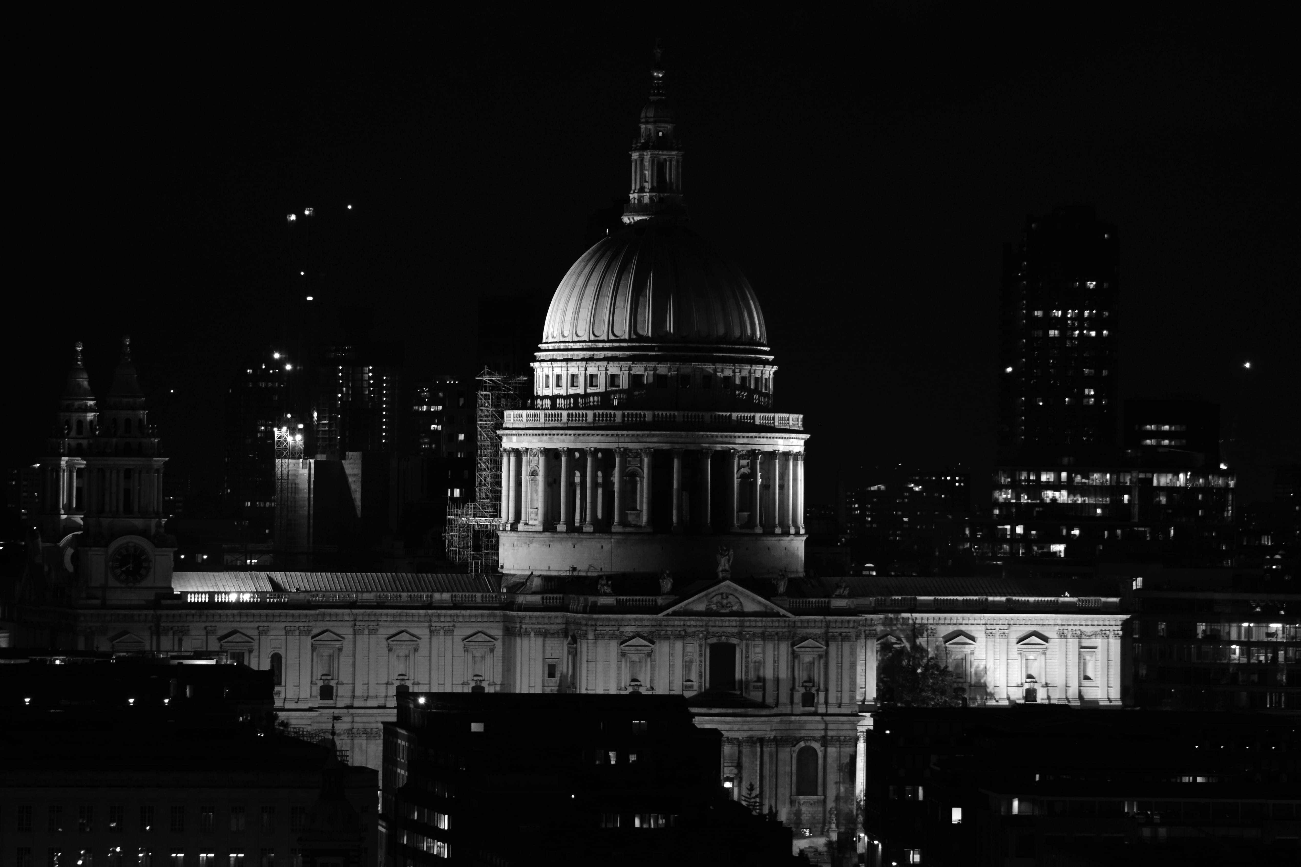 4K, skyscraper, travel destinations, building, illuminated, government, dome, outdoors, tourism, blackandamp;amp;amp;white, city, black, england, blackwhite, HD Wallpaper
