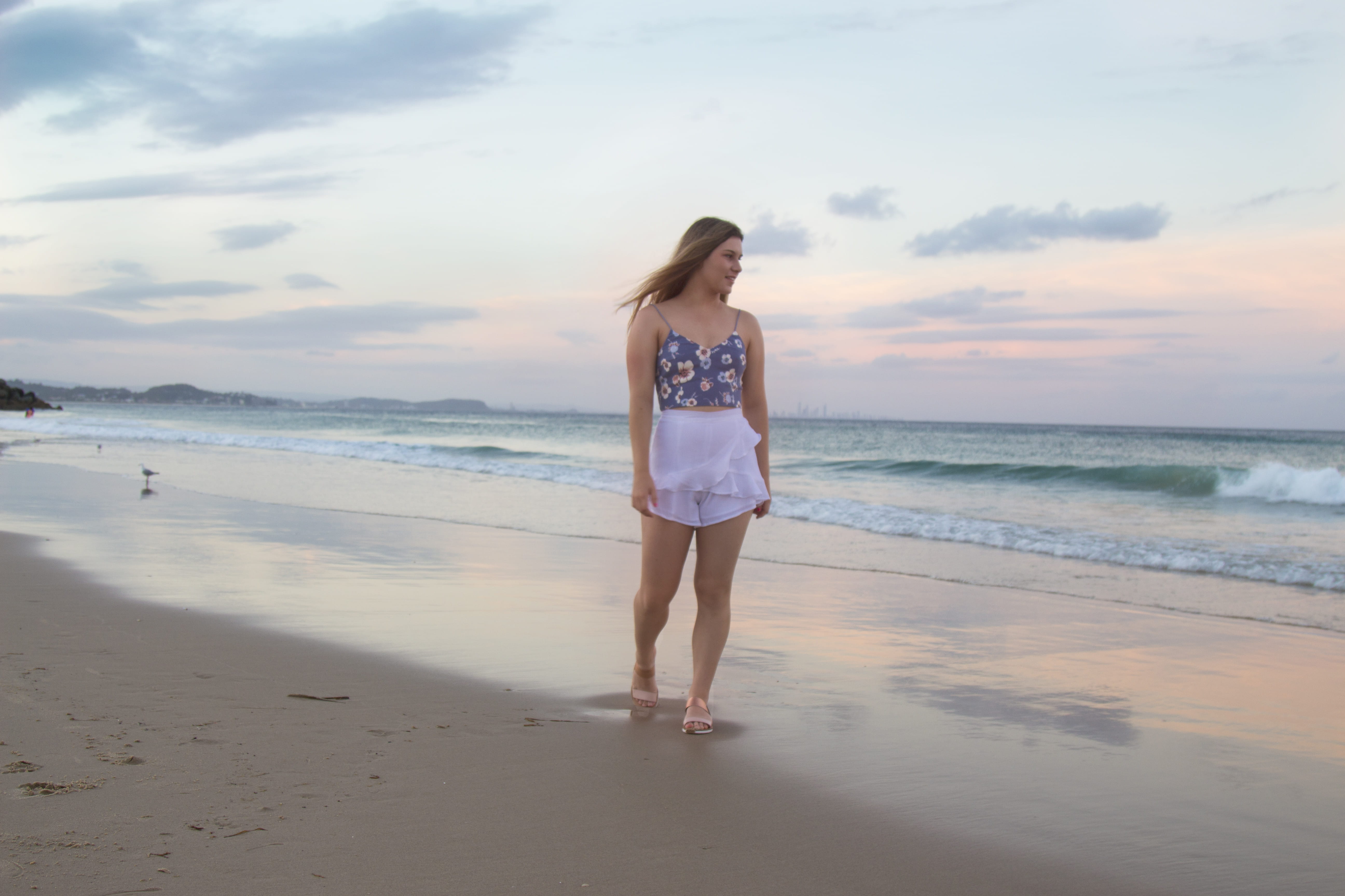 beauty in nature, casual clothing, 5K, lifestyles, sand, qld, beach, sea, horizon over water, young women, scenics - nature, water, full length, outdoors, HD Wallpaper