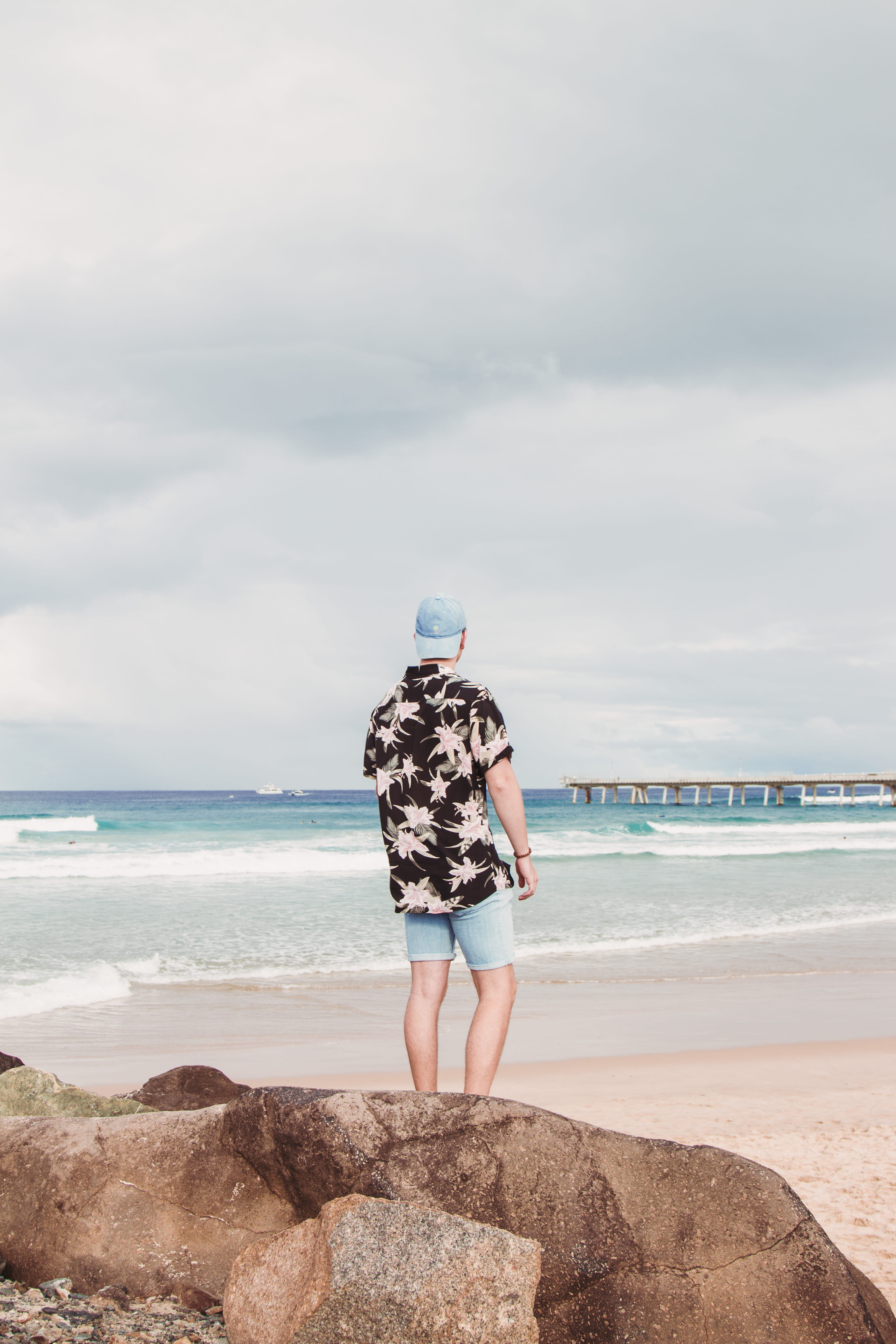 horizon over water, scenics - nature, day, australia, person, skin, man, ocean, apparel, near, looking at view, beauty in nature, land, lifestyles, standing, Phone HD Wallpaper