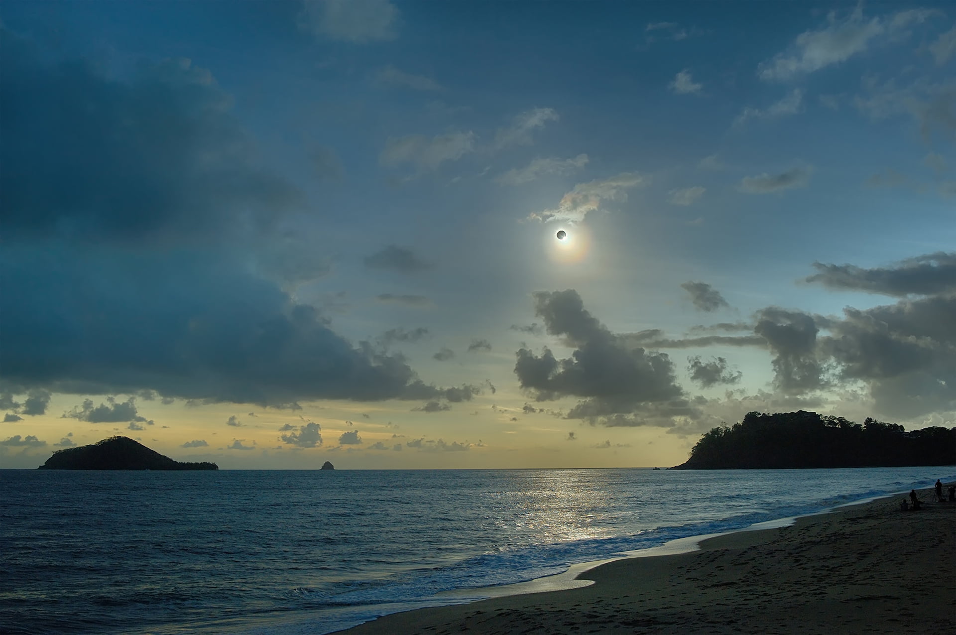 sea, nature, non-urban scene, Eclipse, scenics - nature, beach, beauty in nature, outdoors, cloud - sky, idyllic, body, sunset, tranquility, The sun, Australia, HD Wallpaper