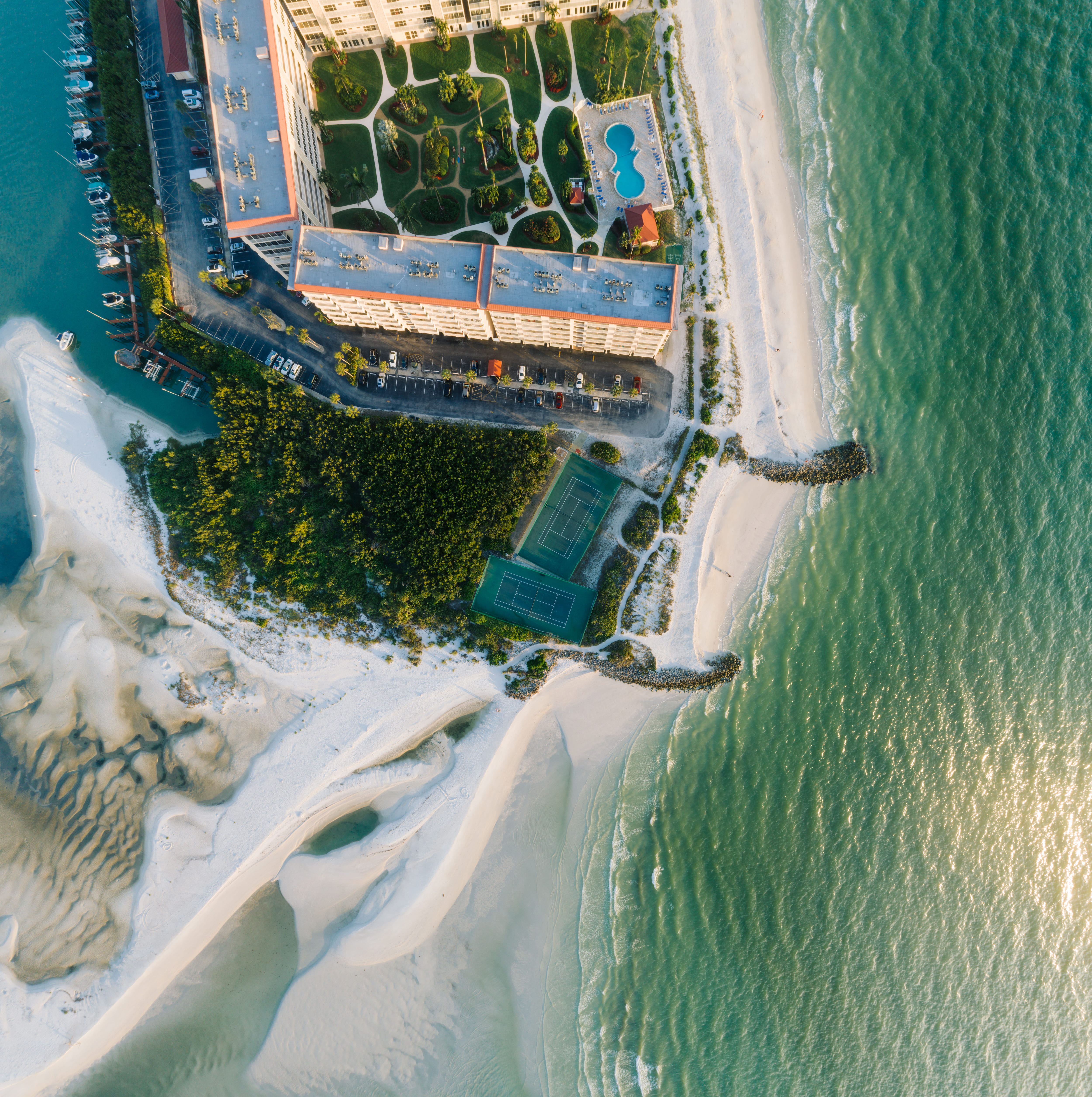 sea, looking down, architecture, living, nature, aerial, road, sand, pool, water, near, front, coastline, photography, rise, swimming pool, sport, beauty in nature, Phone HD Wallpaper