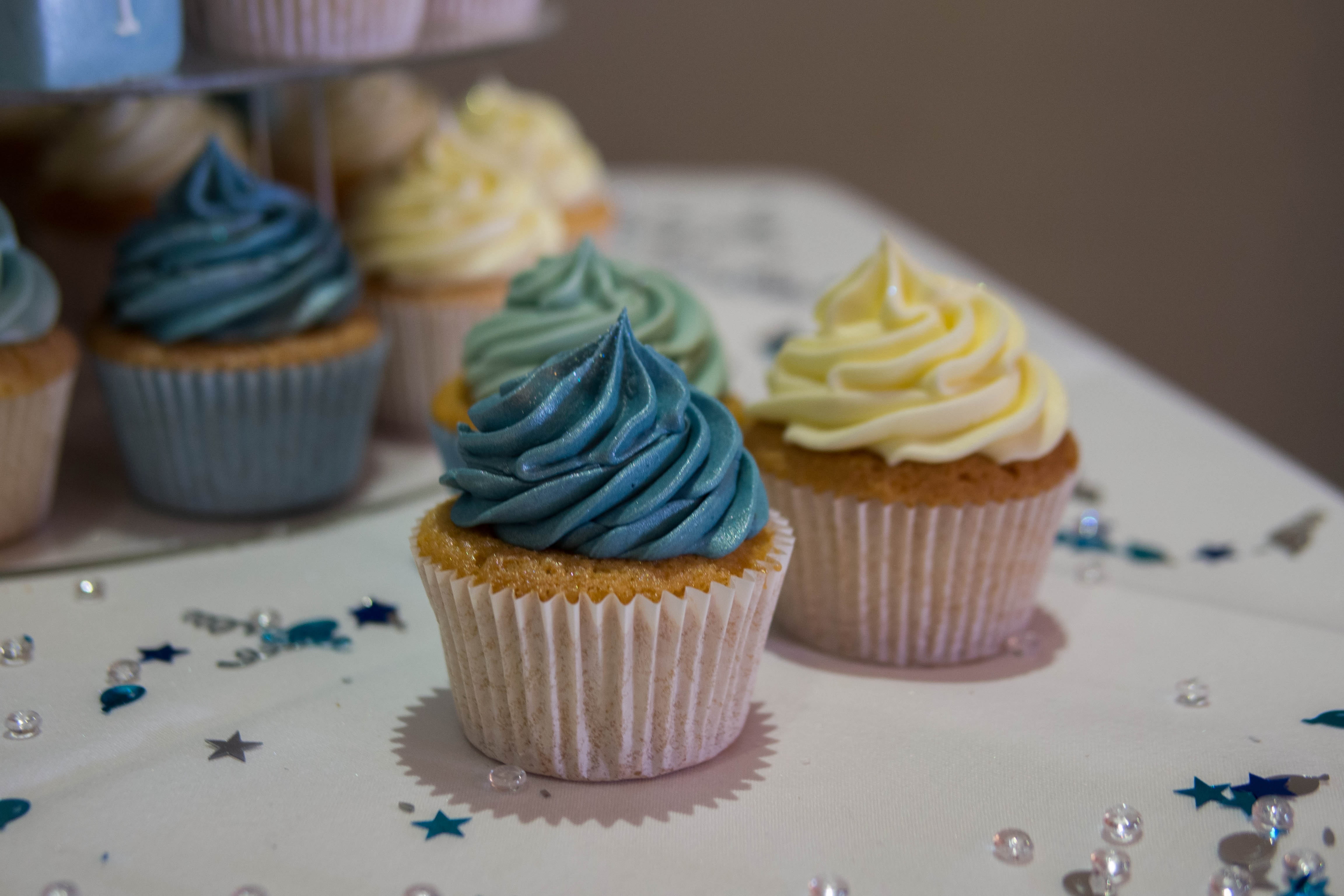 frosted, no people, focus on foreground, party, indoors, decoration, fairy, decorated, cake, dessert, states, candy, event, delicious, cupcake holder, blue, HD Wallpaper