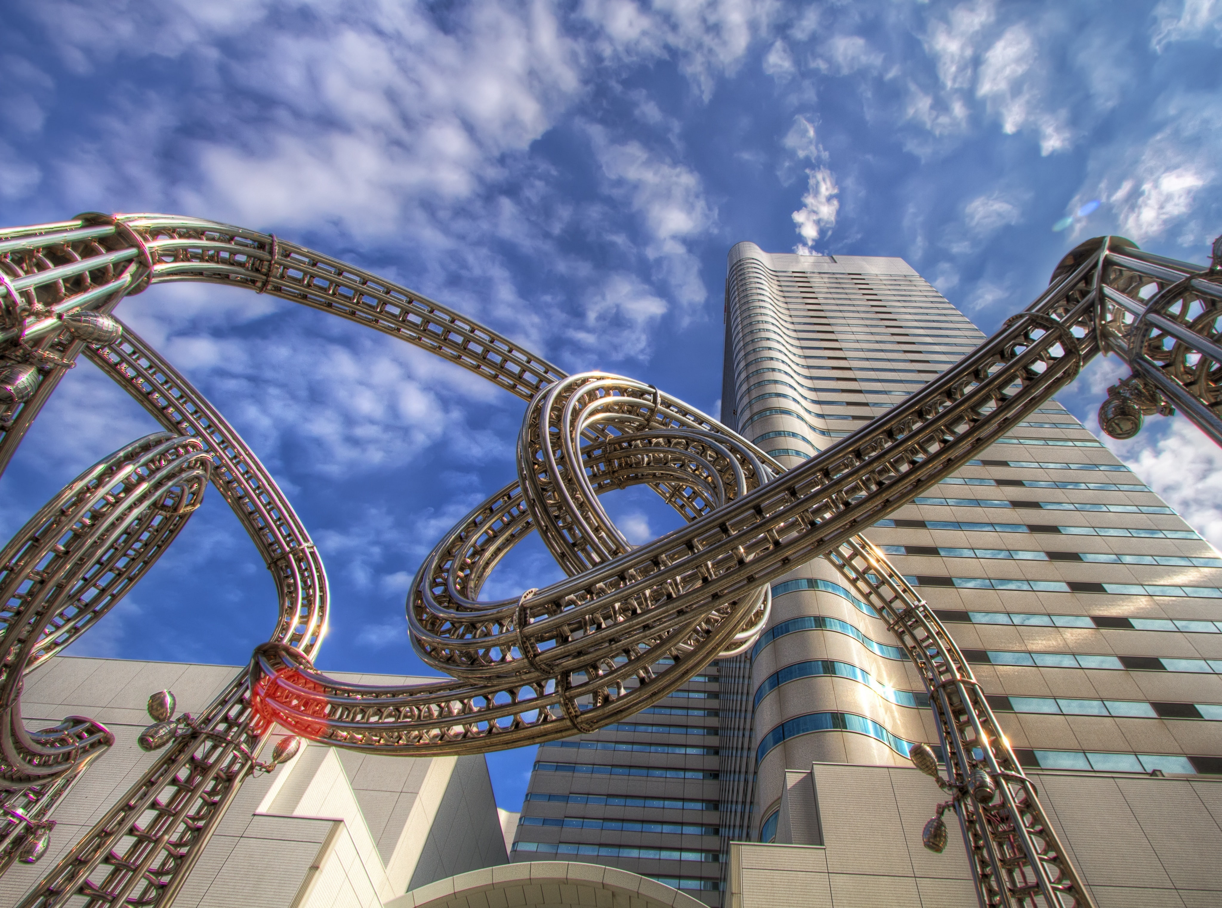 yokohama, low angle view, travel destinations, kanagawaprefecture, landmarktower, landmark, Minato, tall - high, minatomirai, blue, Cloudy, Reyes, rollercoaster, HD Wallpaper