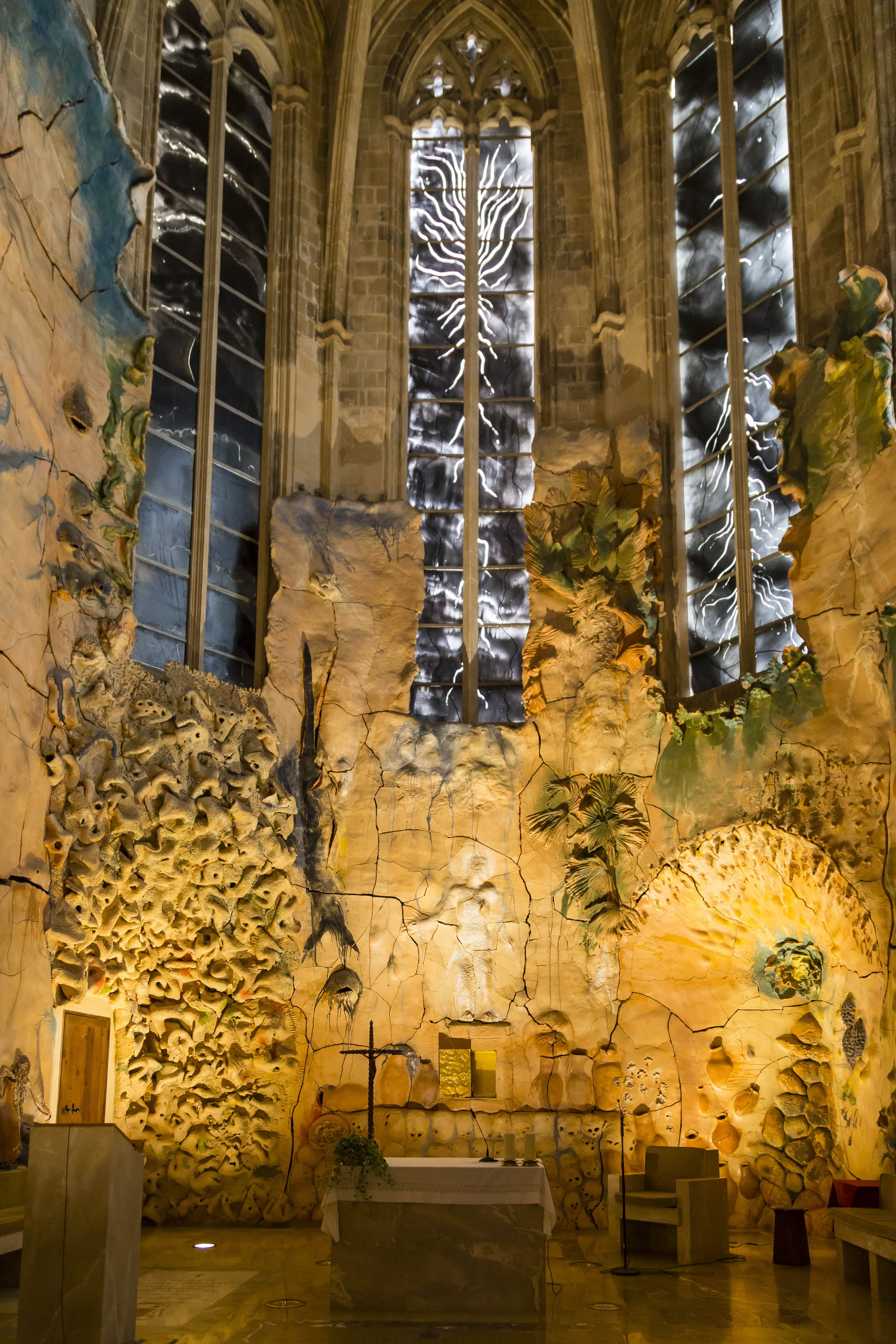 balearic, majorca, religion, low angle view, yellow, lighted, creativity, room, seu, 4K, landmark, place of worship, island, representation, architecture, Phone HD Wallpaper