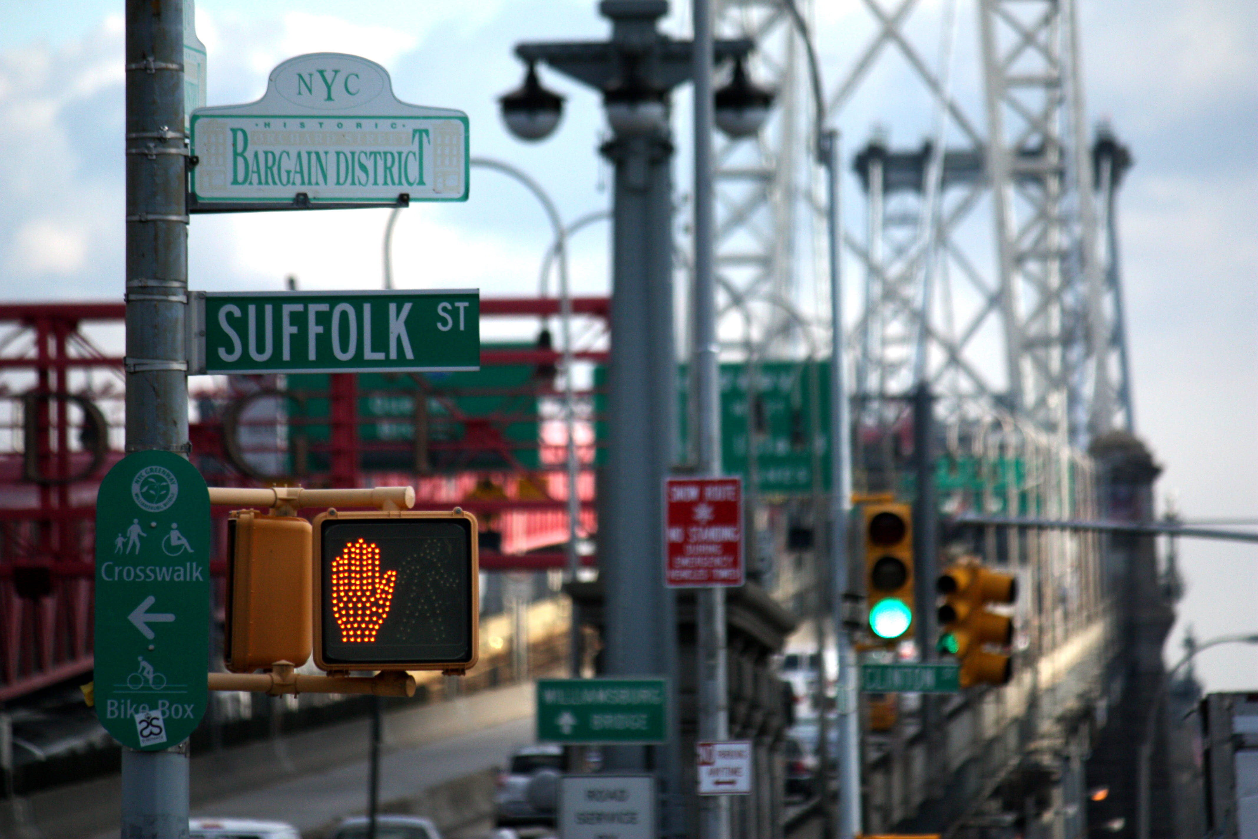 landmark, downtown, light, sign, no people, transportation, lower east side, metropolitan, architecture, communication, bridge, number, built structure, HD Wallpaper