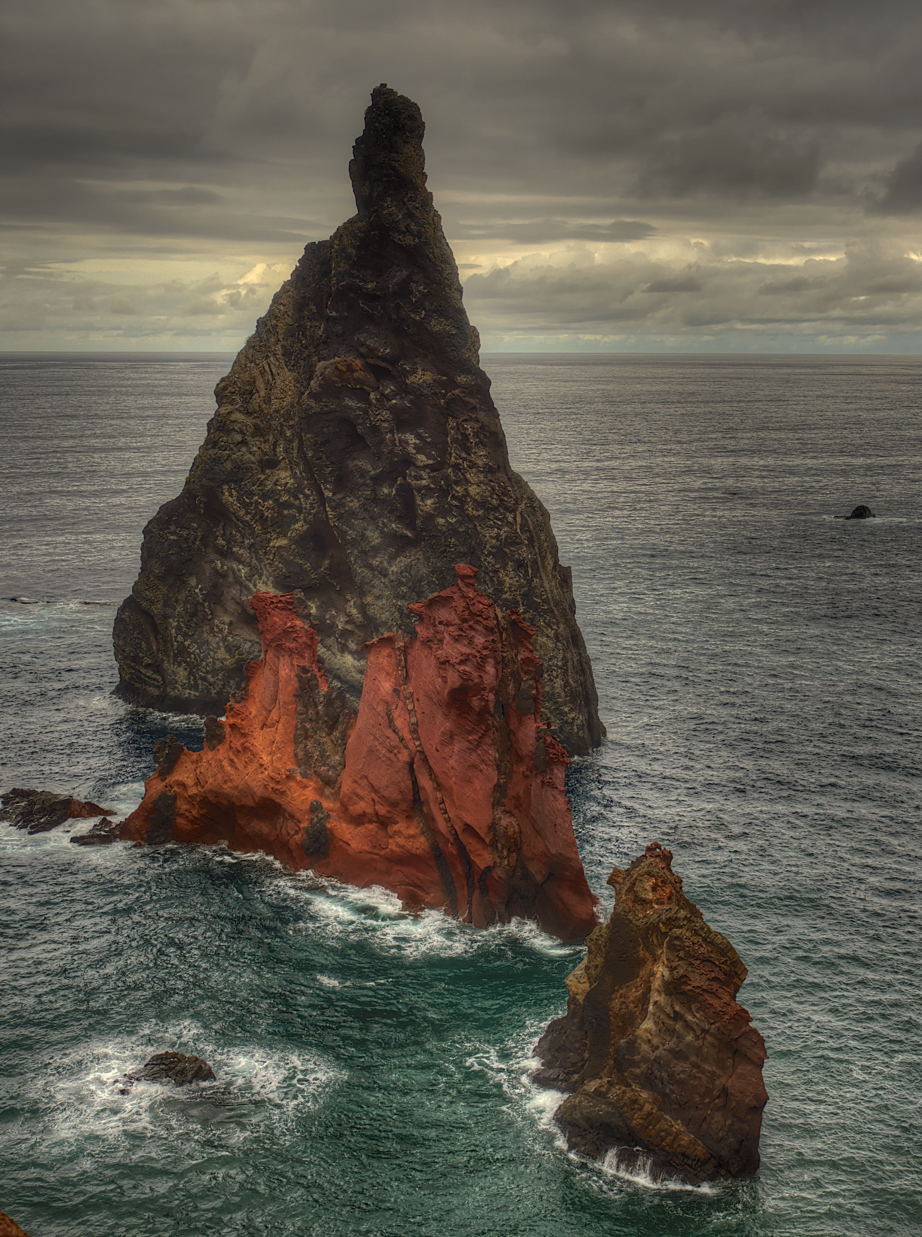 landscape, island, madeira, atlantic, motion, rock formation, stack rock, solid, cliff, horizon over water, nature, beauty in nature, horizon, ponta de são lourênço, Phone HD Wallpaper