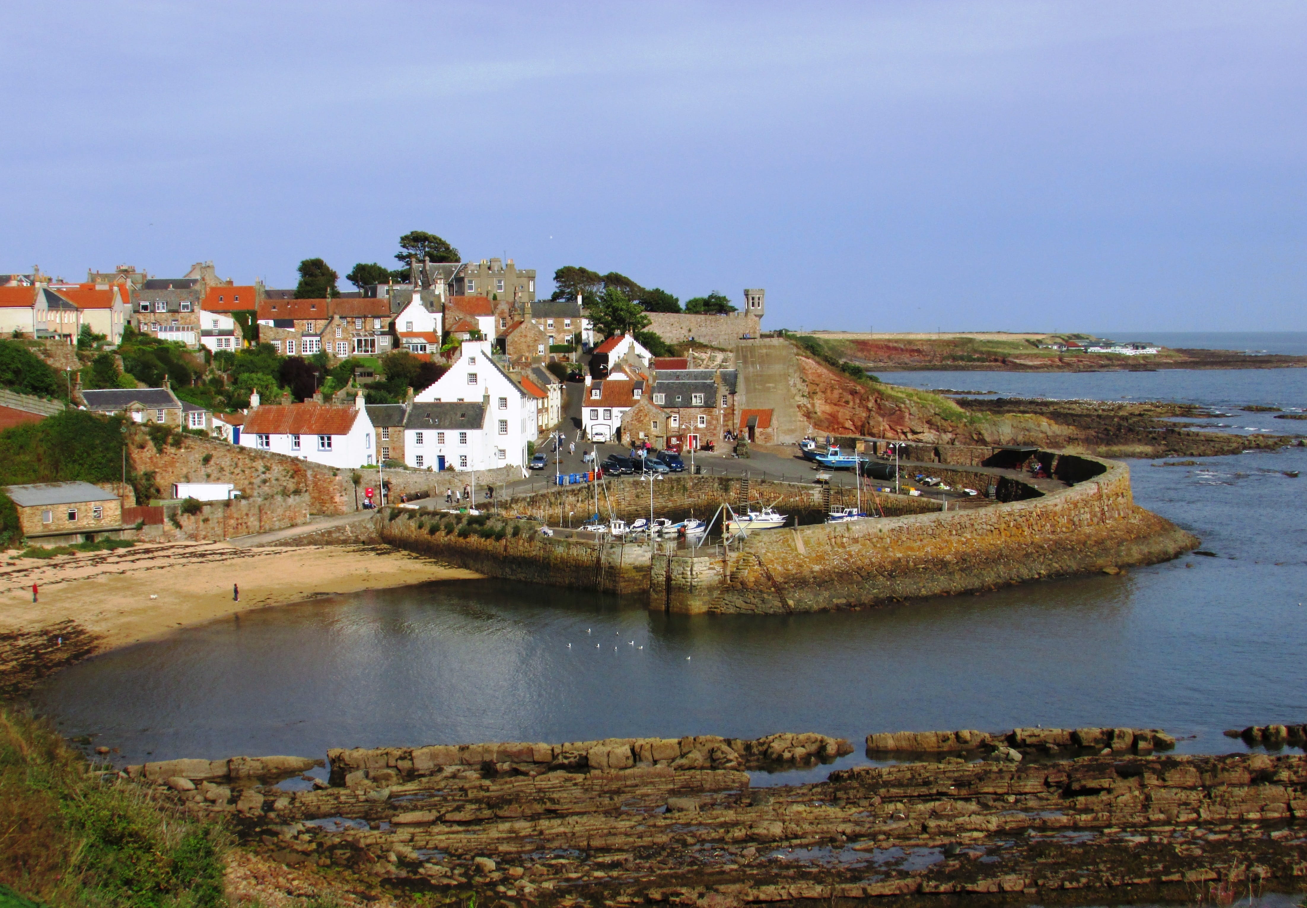 nature, village, sky, Scotland, house, outdoors, city, fishing, historic, land, beach, residential district, Crail, day, Harbour, building, Harbor, sea, HD Wallpaper