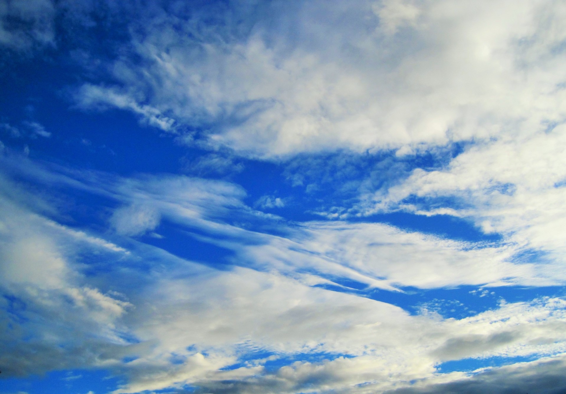 outdoors, beauty in nature, clouds, vivid, backgrounds, day, streaky, cloudscape, white color, 720P, dramatic sky, tranquility, white, blue, meteorology, HD Wallpaper