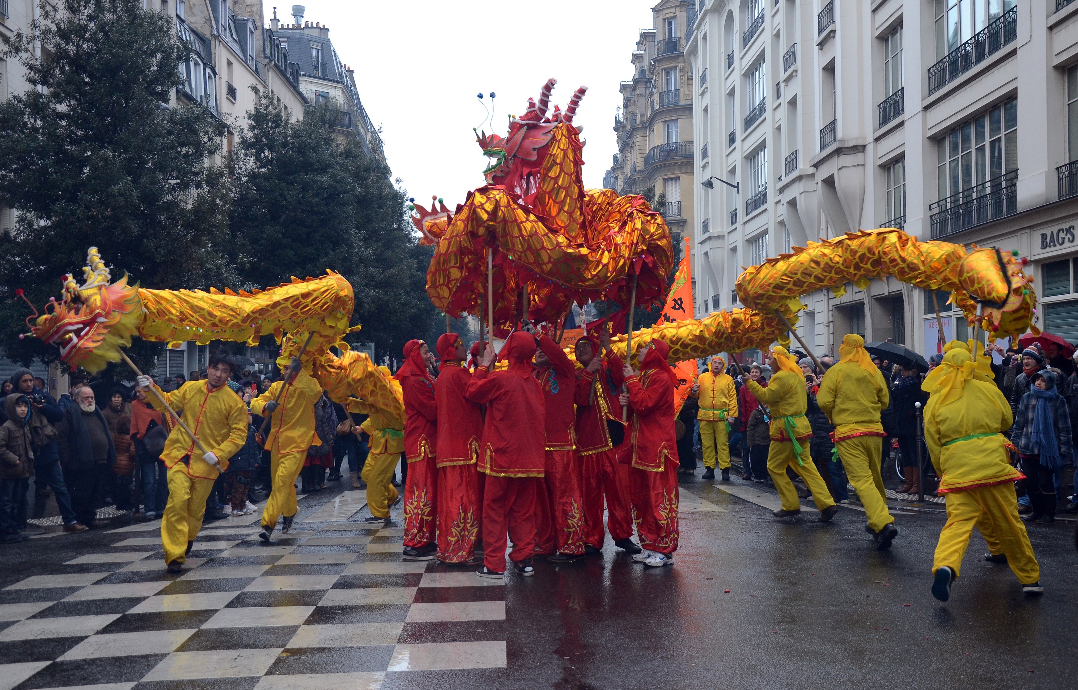 leisure activity, urban, outdoors, colors, building exterior, paris, dragon, costumes, street, beautiful, group of people, cities, crowd, large group of people, HD Wallpaper