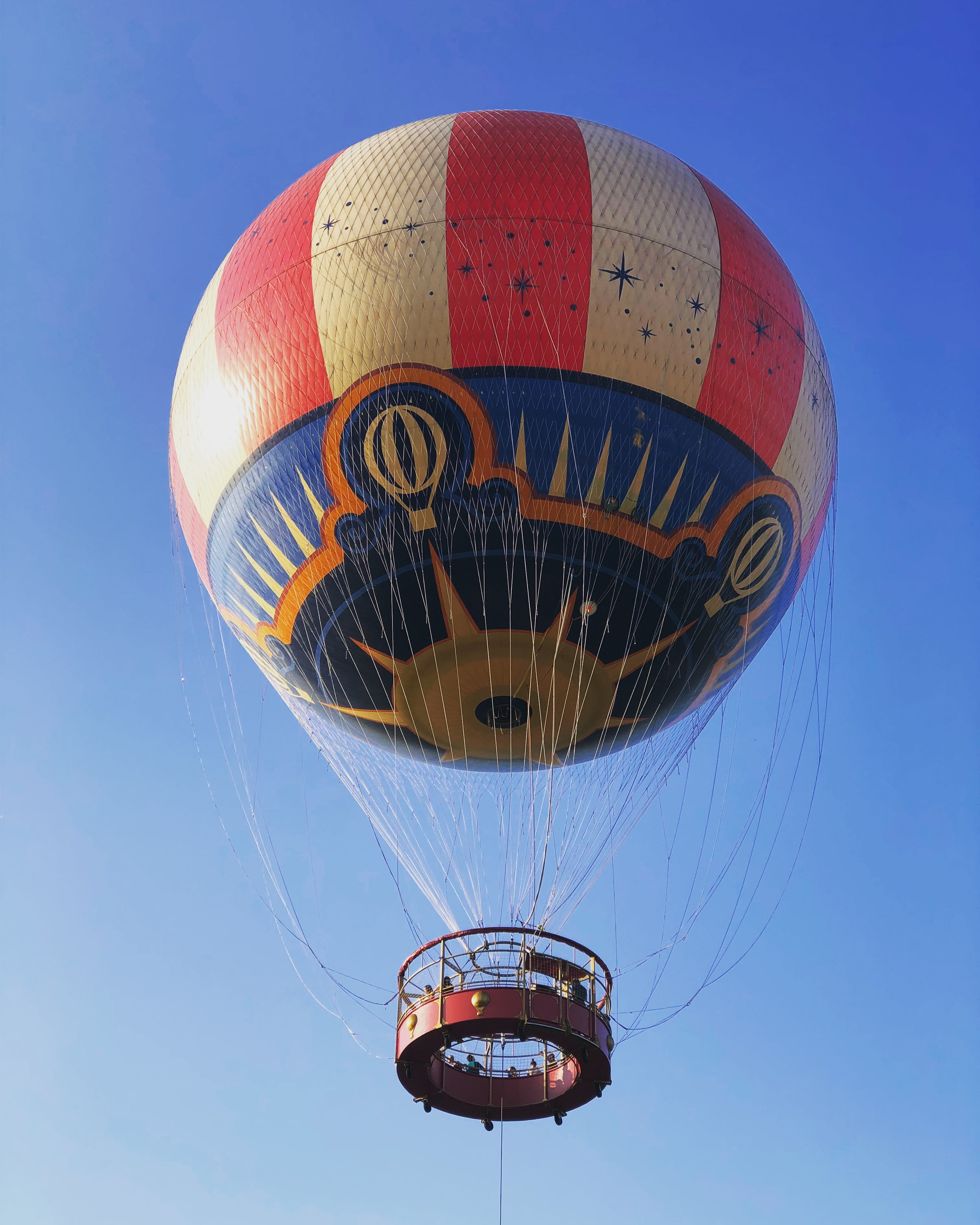 colour, parachute, chessy, freedom, outdoors, disney, leisure activity, low angle view, extreme sports, sport, france, sky, transportation, disneyland paris, Phone HD Wallpaper