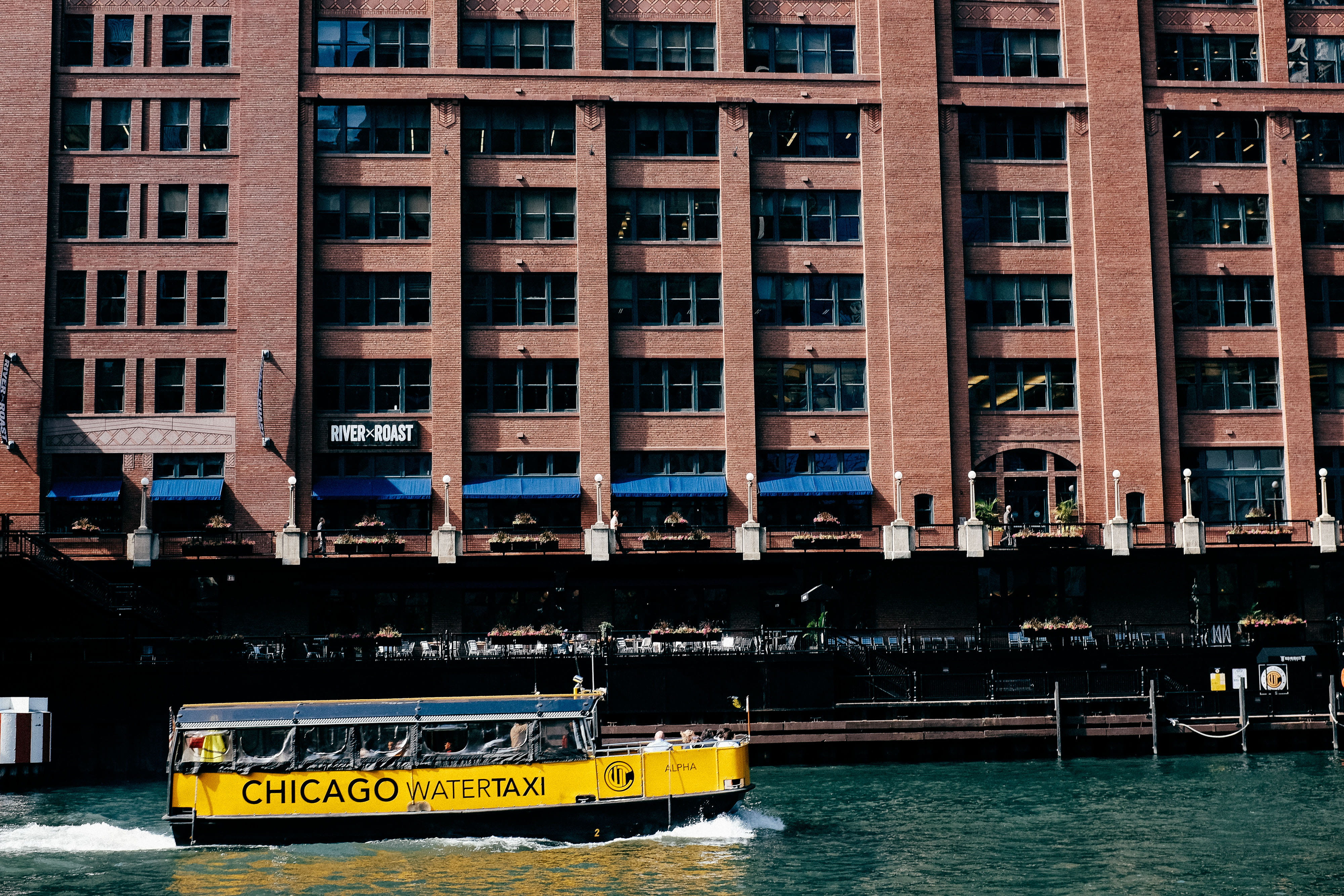 blue, cab, yellow, window, il, building exterior, green, waterfront, no people, river, sky, architecture, building, illinois, boat, transportation, bridge, HD Wallpaper