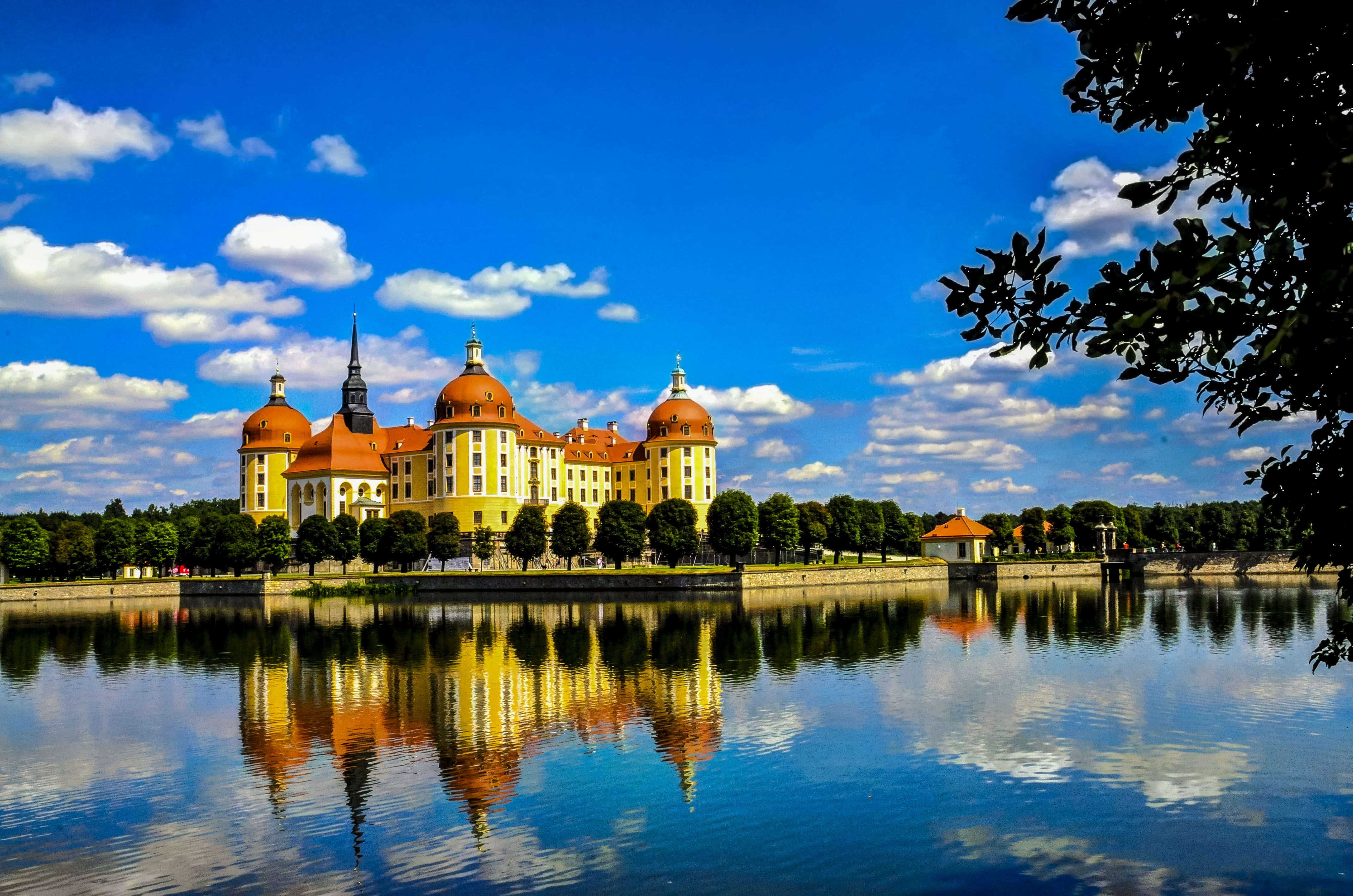 europe, 4K, besides, Starke, water, white house, Wettiner, river, lake, cream, Nikon D300, house, famous Place, sky, reflection, outdoors, white, Friedrich August, HD Wallpaper