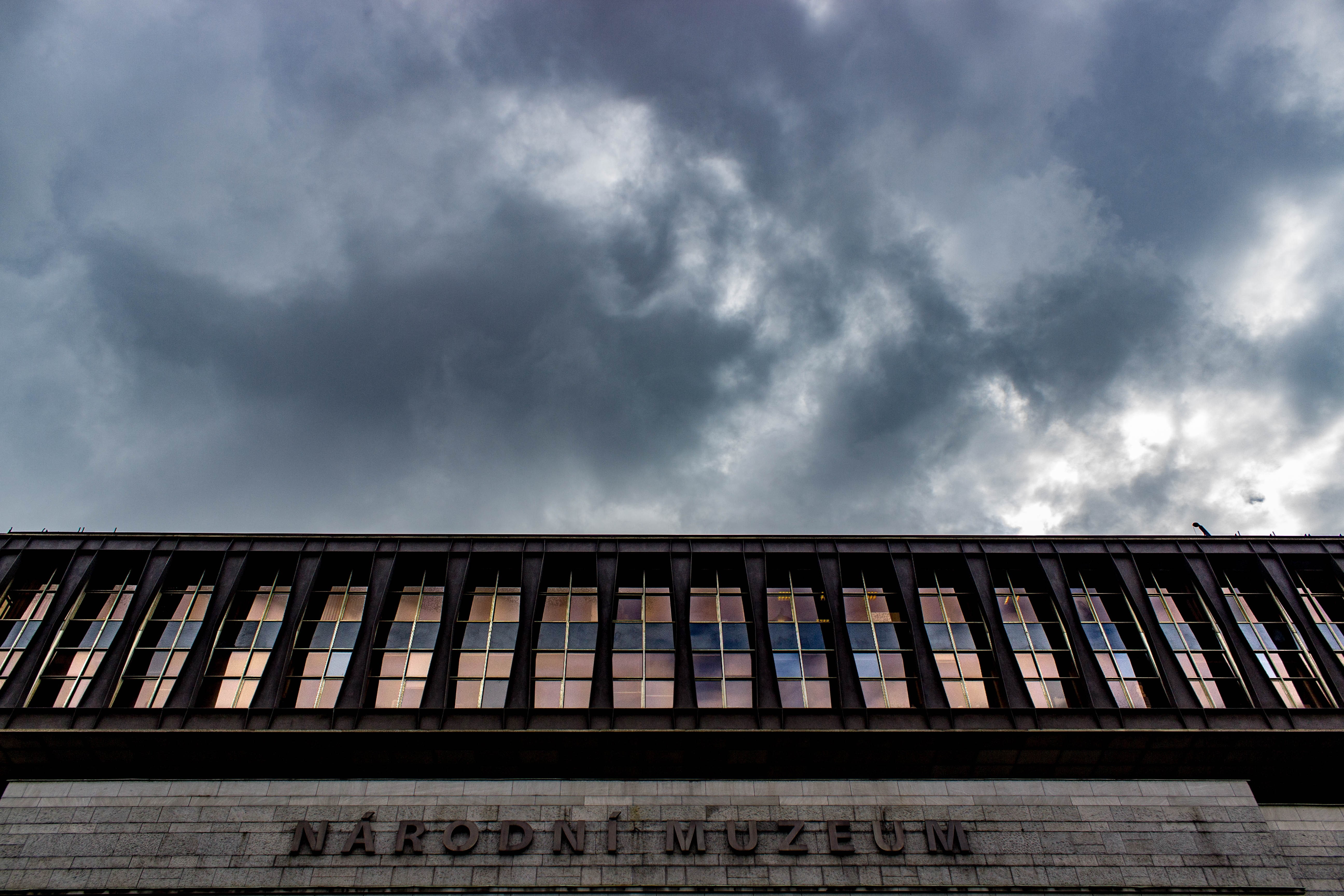 outdoors, building exterior, copy space, architecture, no people, concrete, day, built structure, low angle view, storm cloud, clouds, cloud - sky, overcast, HD Wallpaper