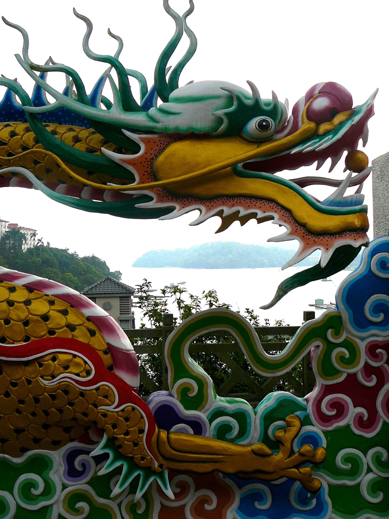 asia, place of worship, chinese, dragon, architecture, taiwan, day, outdoors, low angle view, symbol, sculpture, traditional, animal representation, 1080P, Phone HD Wallpaper