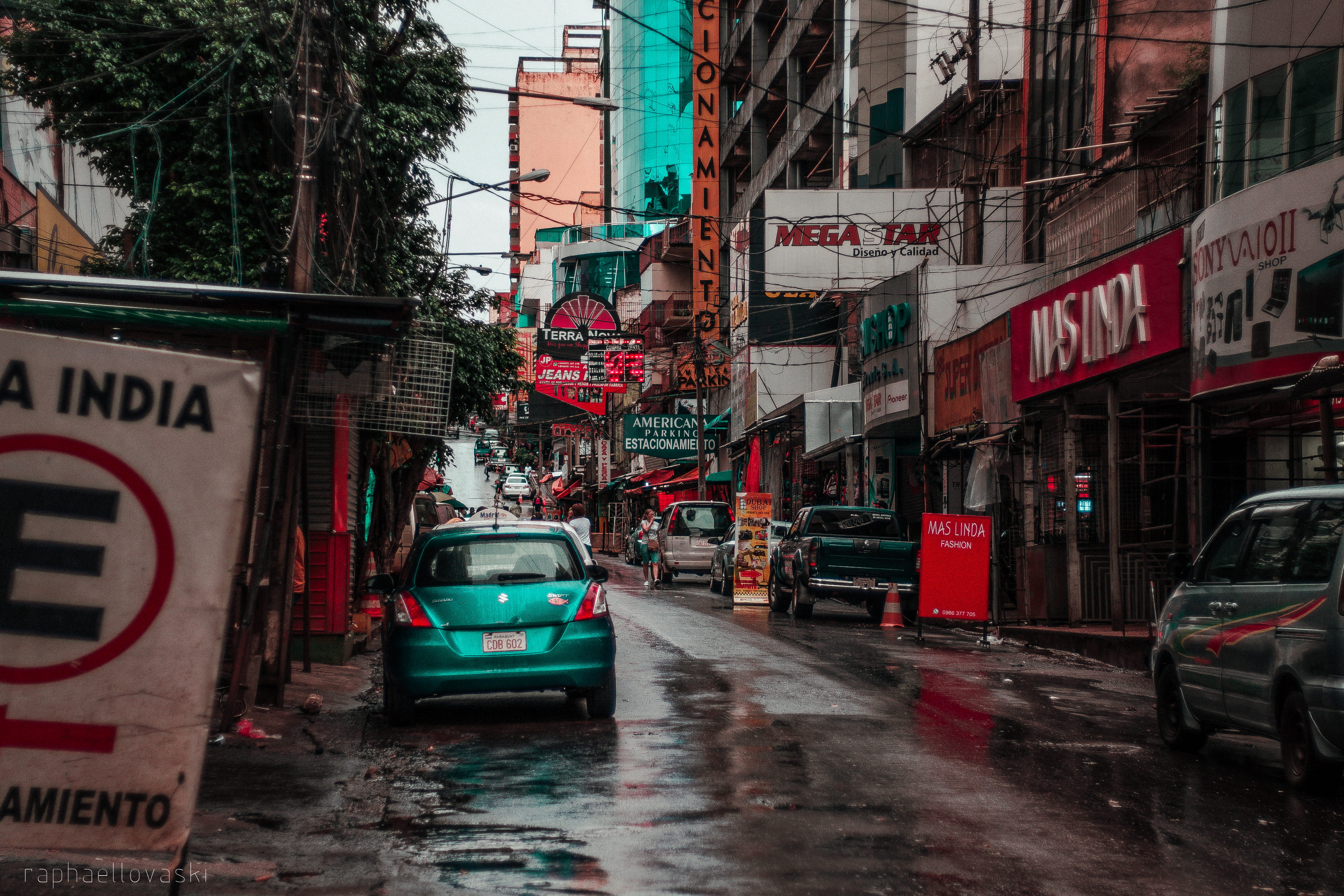 sign, background, rain, built structure, wet, communication, building, car, red, motion, road, motor vehicle, ciudad del este, photographer, HD Wallpaper