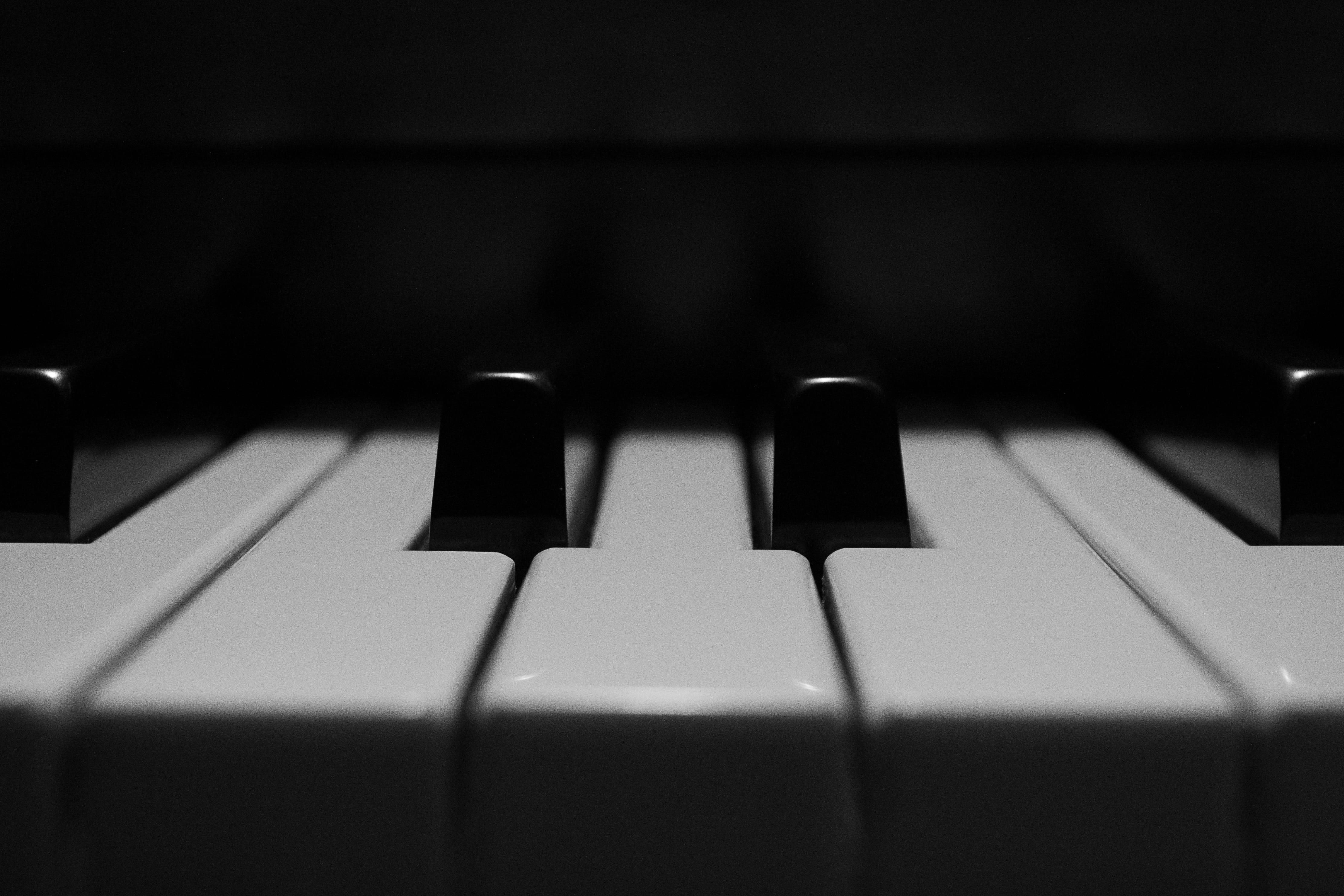 no people, contemplative, black and white, gold, recording studio, black color, arts culture and entertainment, white color, technology, indoors, keyboard, HD Wallpaper
